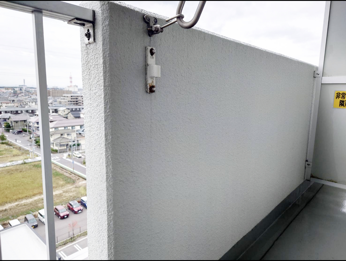 新潟県新潟市江南区所島のベランダ・バルコニークリーニングの作業後1