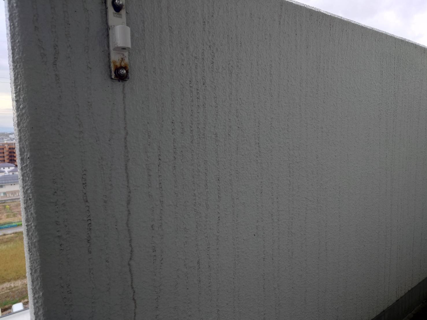 新潟県新潟市江南区所島のベランダ・バルコニークリーニングの作業前1