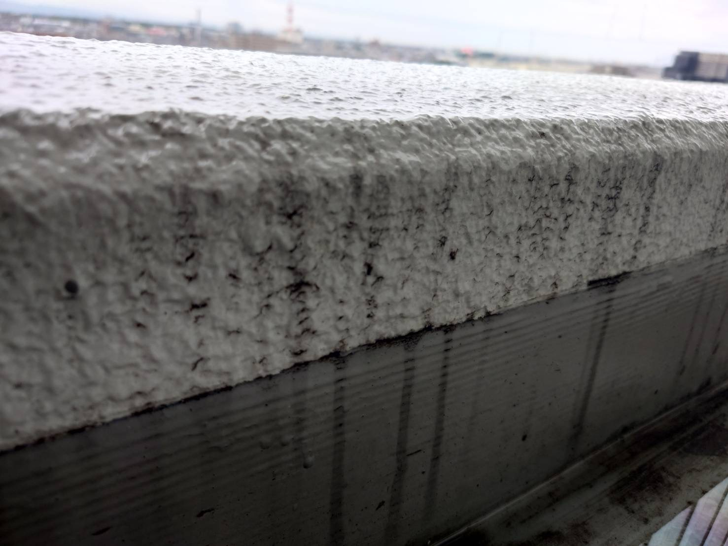 新潟県新潟市江南区所島のベランダ・バルコニークリーニングの作業前2