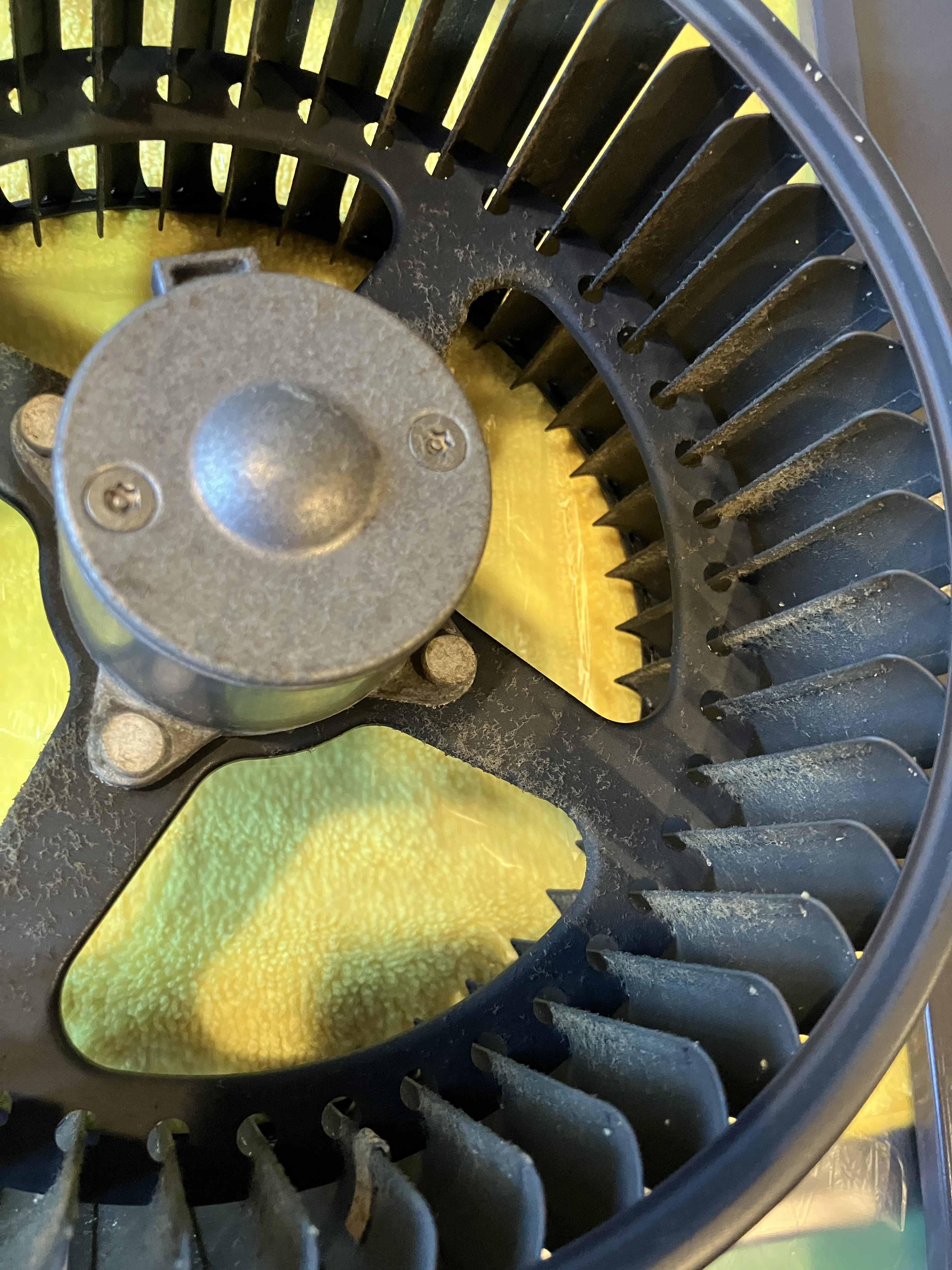 宮城県仙台市青葉区のレンジフードクリーニングの作業前1