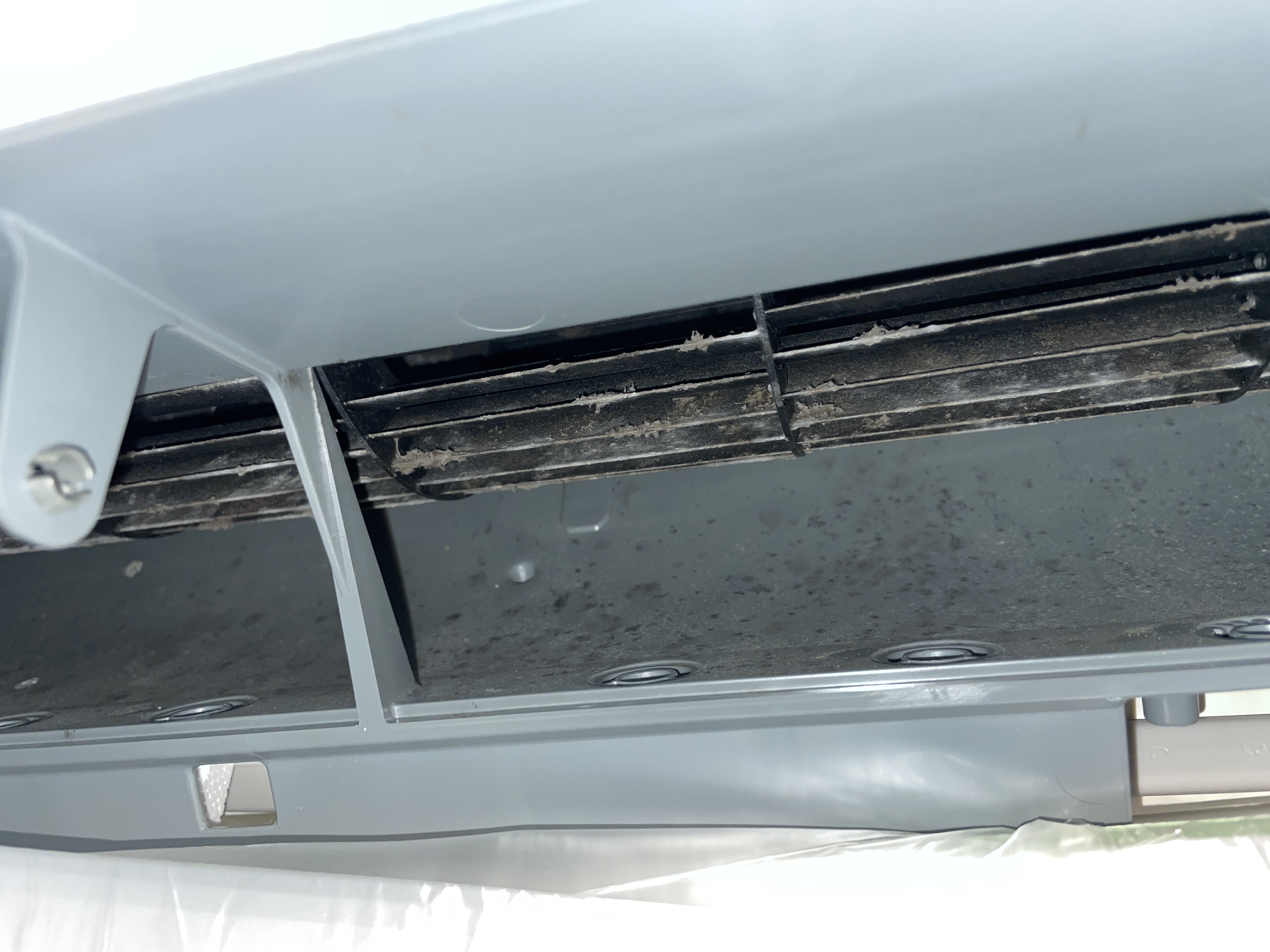 神奈川県横浜市西区の壁掛けエアコンの作業前1