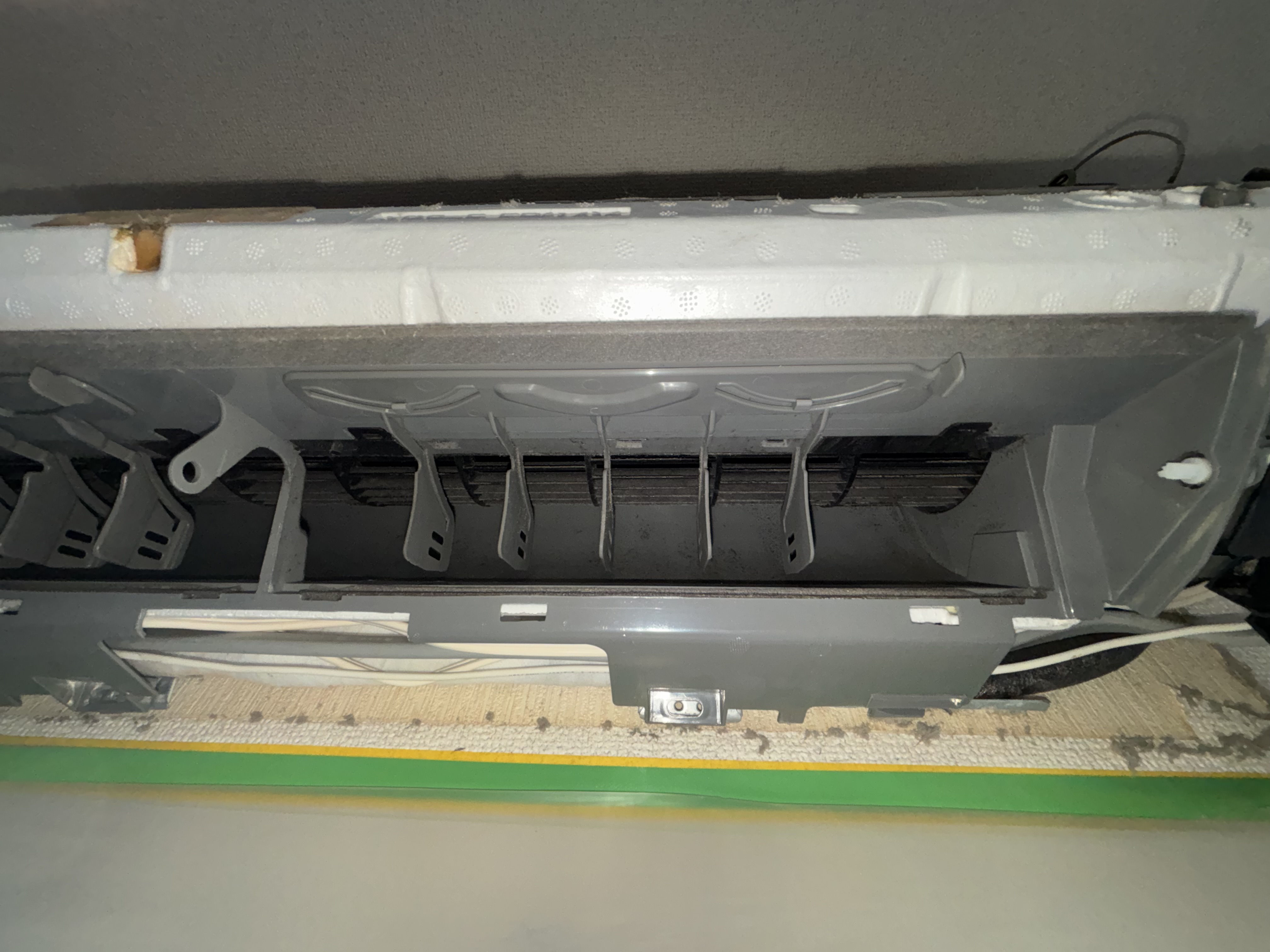 埼玉県蕨市錦町の壁掛けエアコンの作業前2