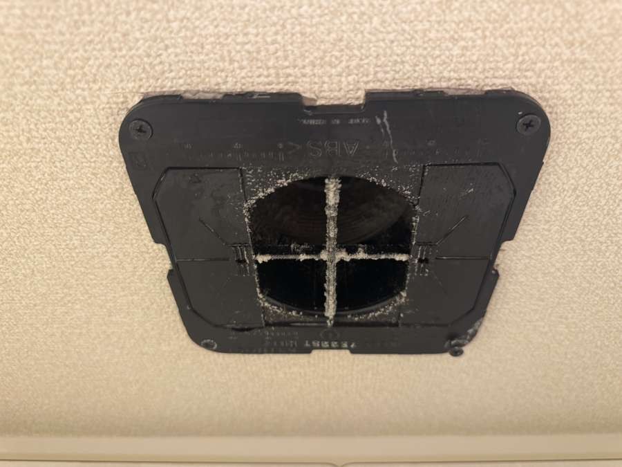 東京都中央区日本橋堀留町のトイレクリーニングの作業前1