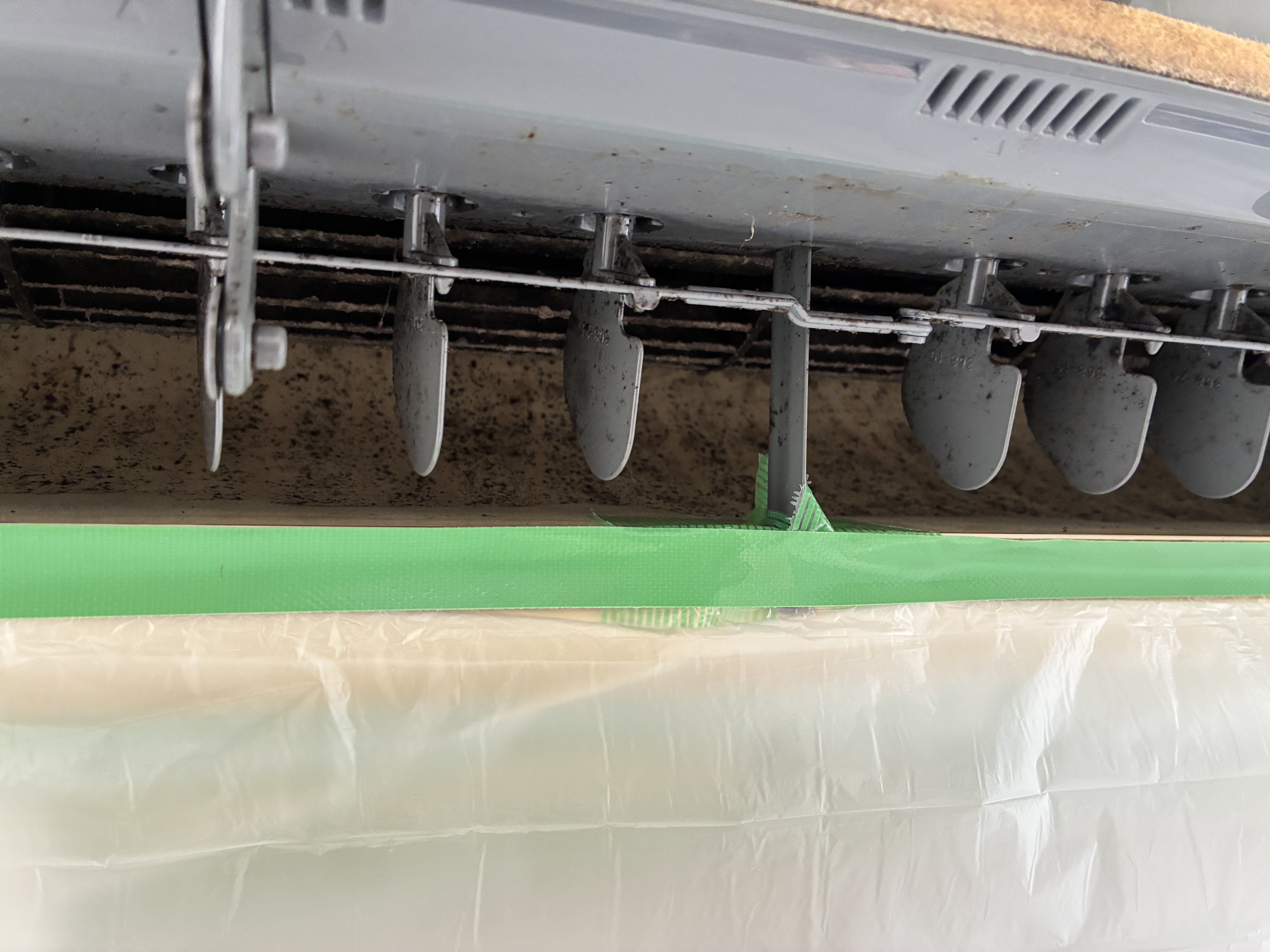 茨城県稲敷郡阿見町の壁掛けエアコンの作業前2