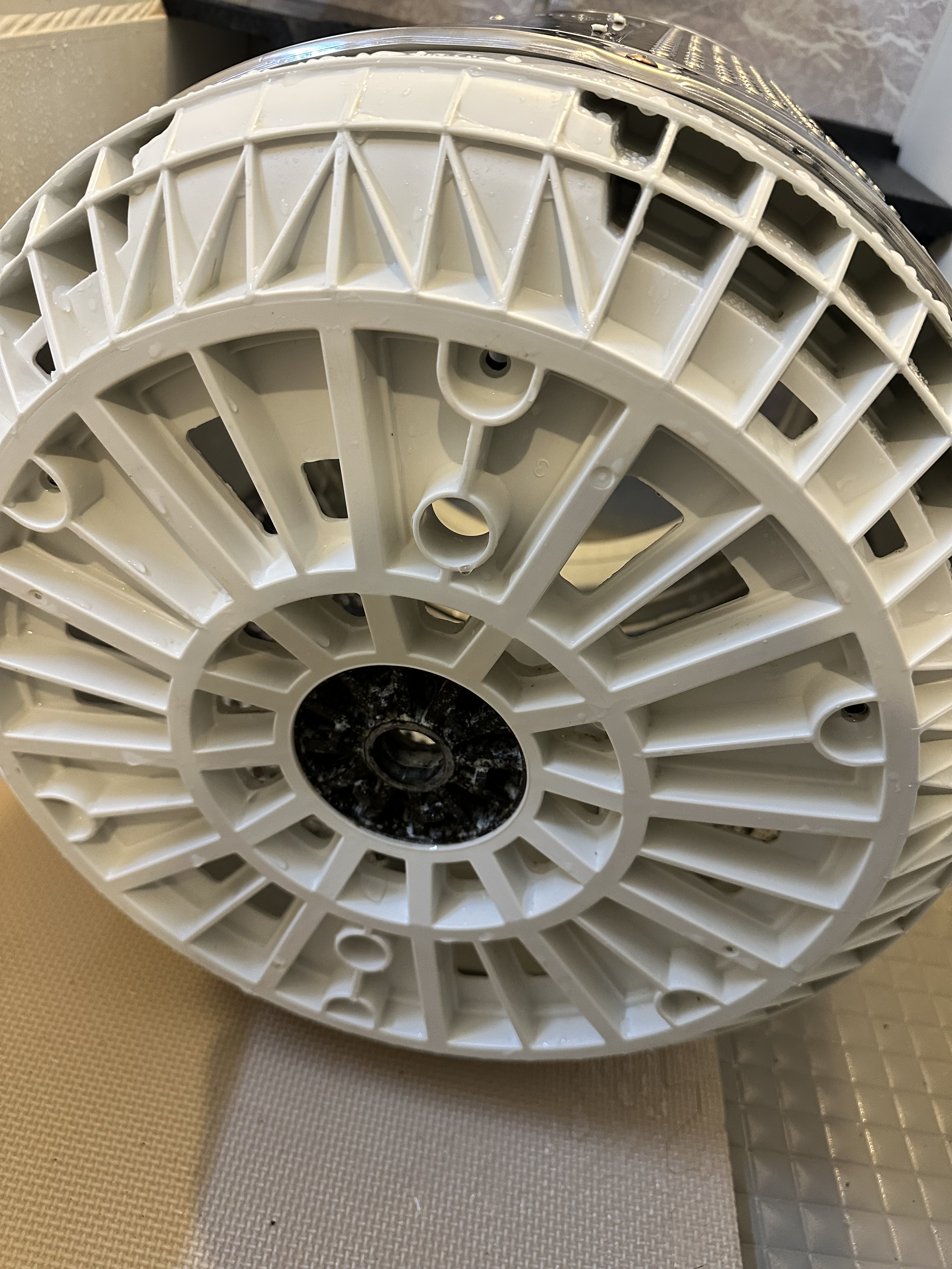 愛知県春日井市知多町の洗濯機分解クリーニングの作業後3