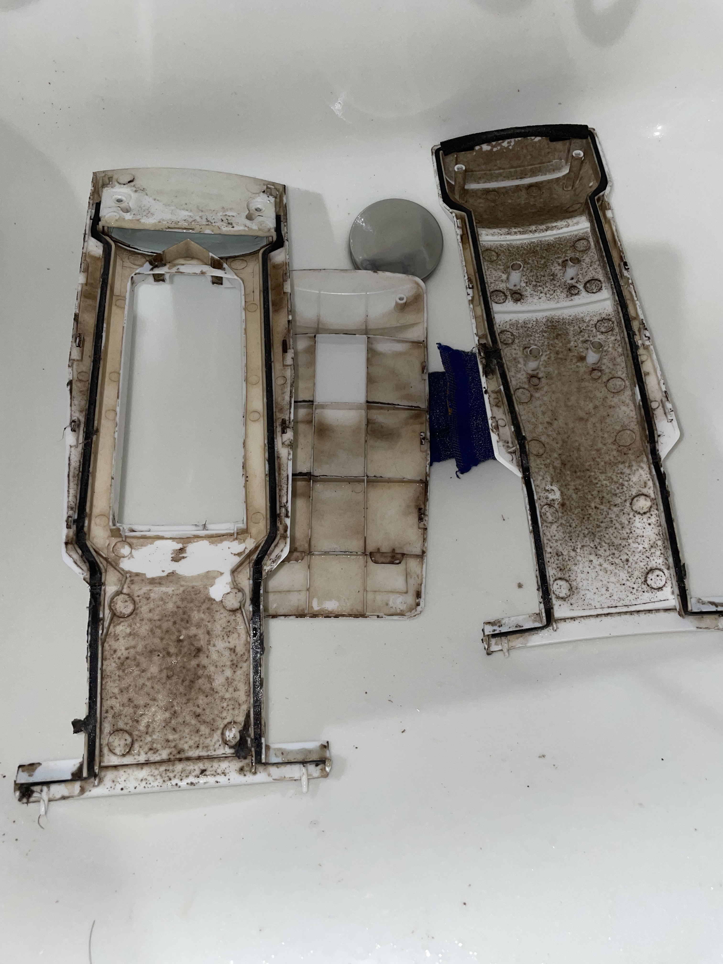 愛知県名古屋市千種区の洗濯機分解クリーニングの作業前3