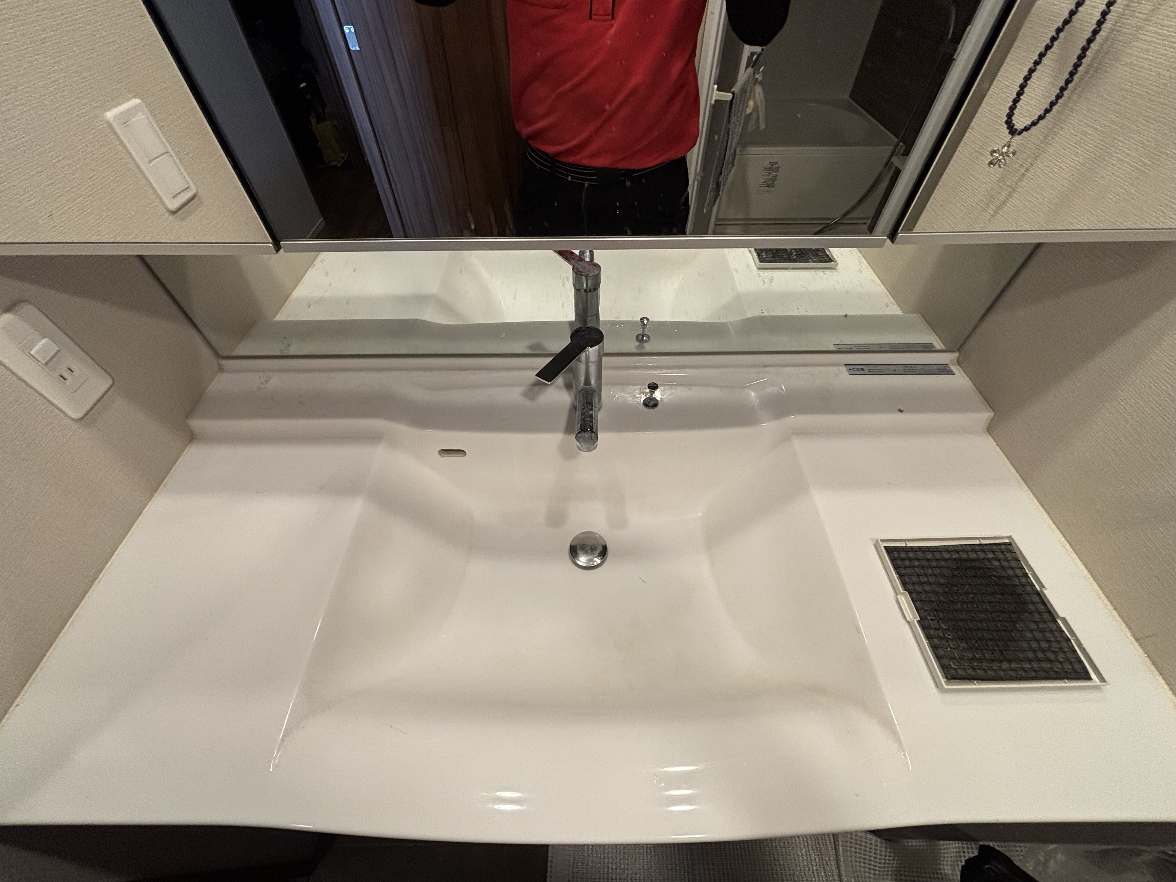 埼玉県さいたま市浦和区上木崎の洗面所クリーニングの作業前1