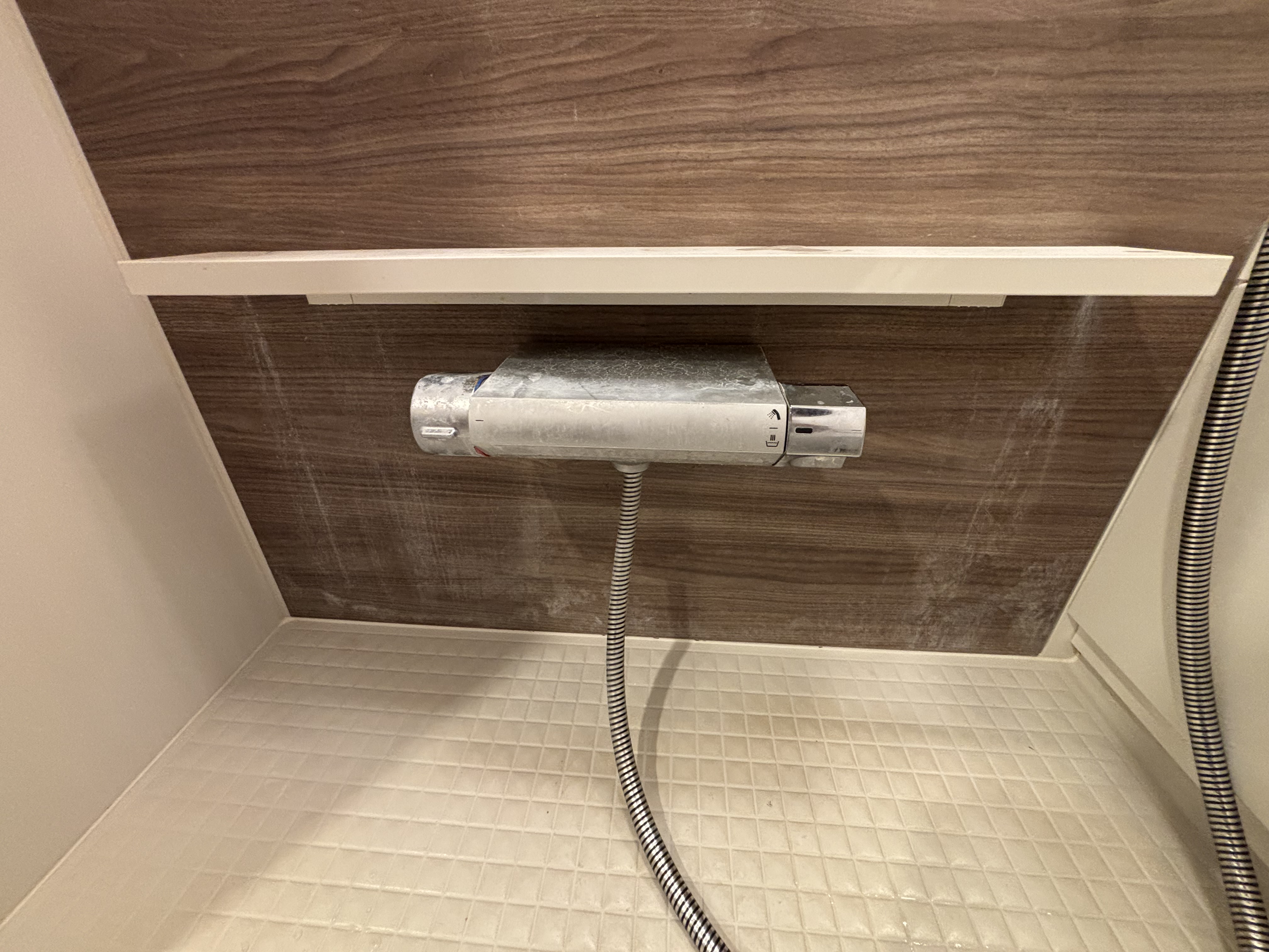 埼玉県さいたま市浦和区上木崎の浴室・お風呂クリーニングの作業前2