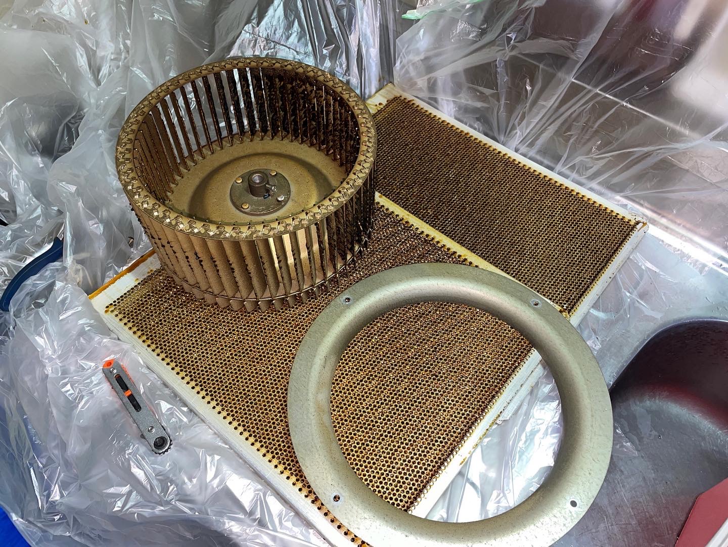 神奈川県横浜市南区のレンジフードクリーニングの作業前1