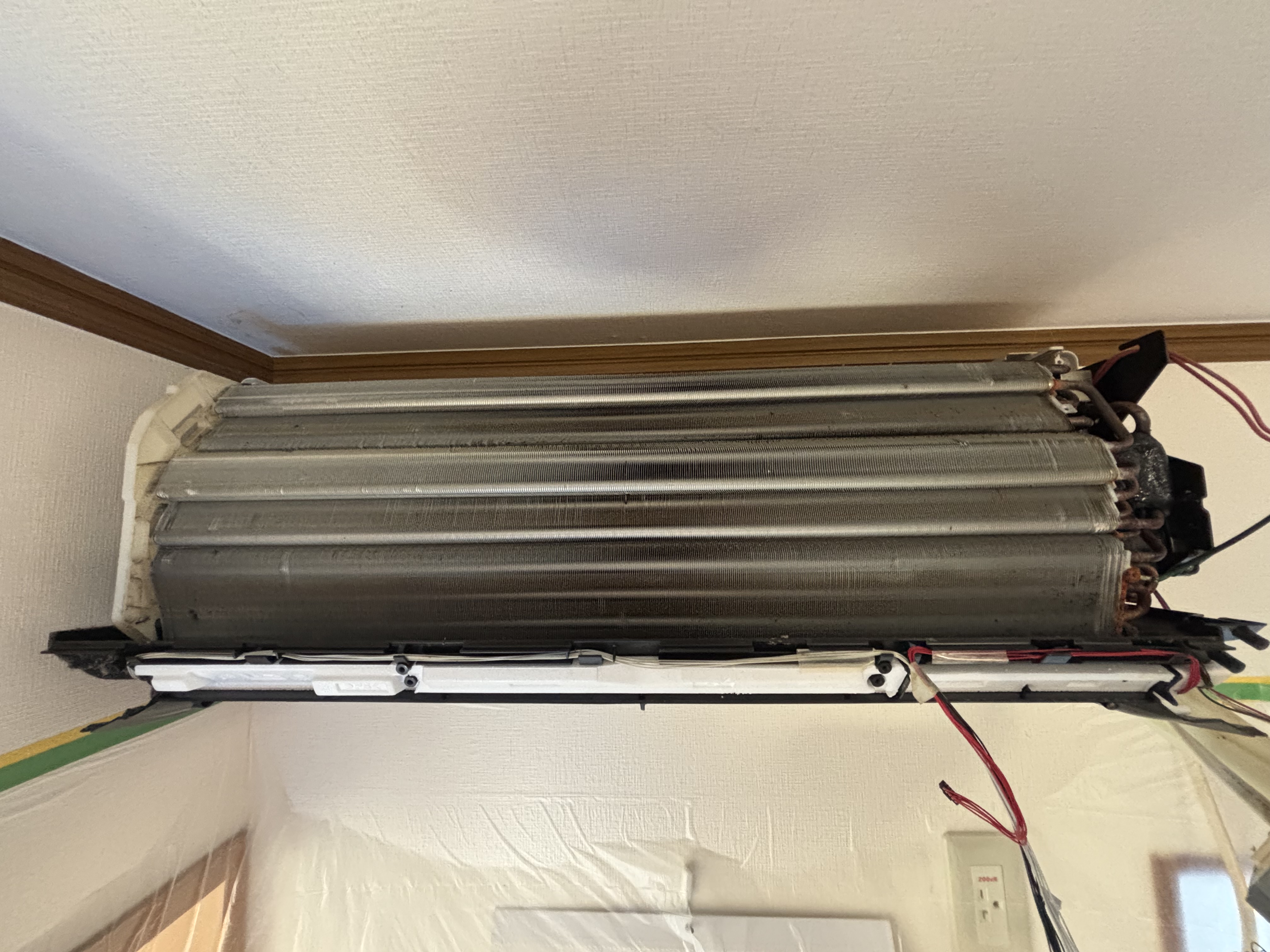 埼玉県さいたま市北区のお掃除機能付きエアコンの作業前2