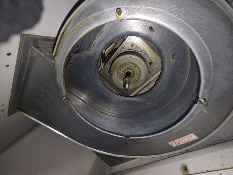 東京都葛飾区お花茶屋のレンジフードクリーニングの作業後1