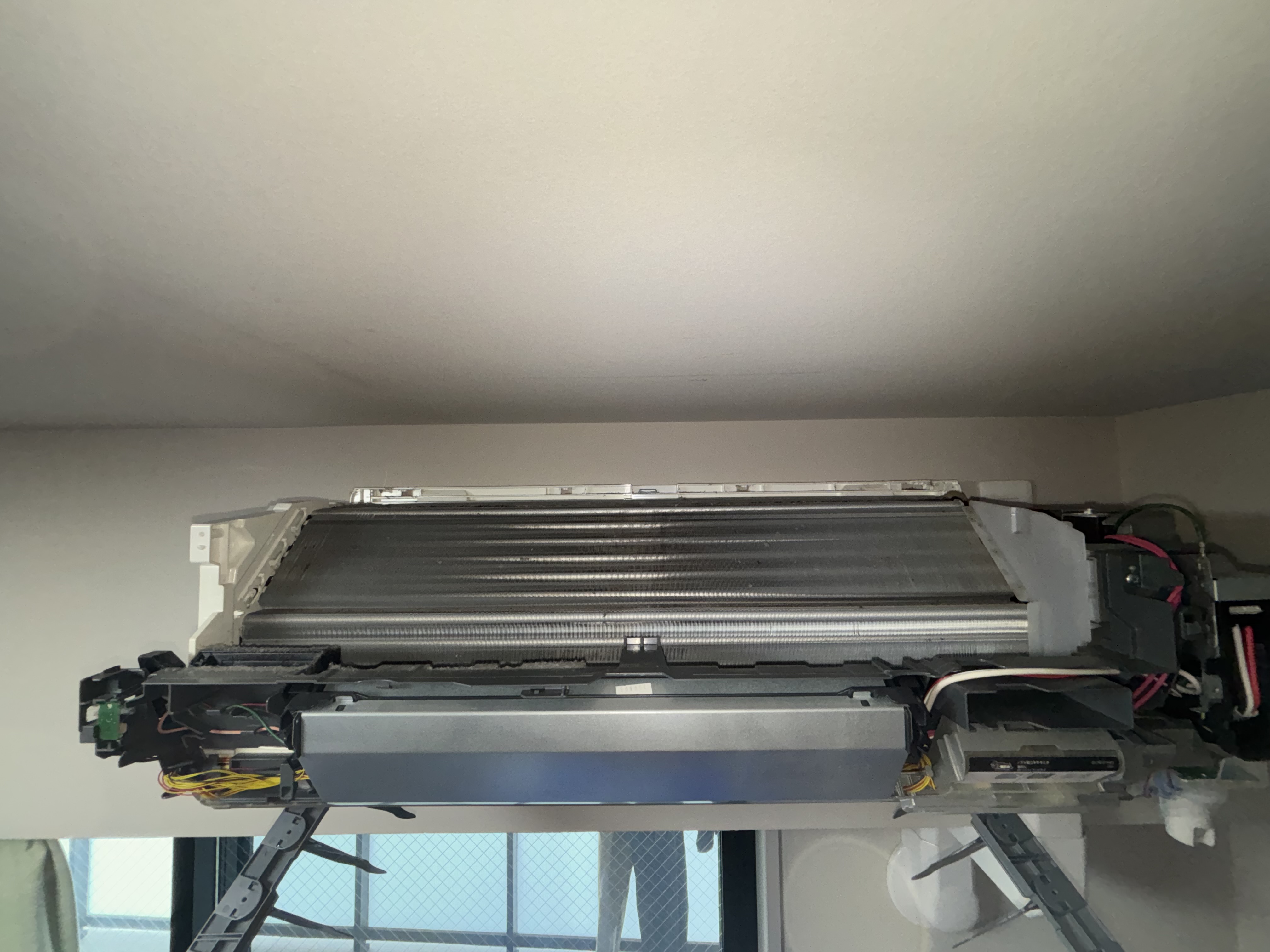 埼玉県さいたま市南区のお掃除機能付きエアコンの作業前1