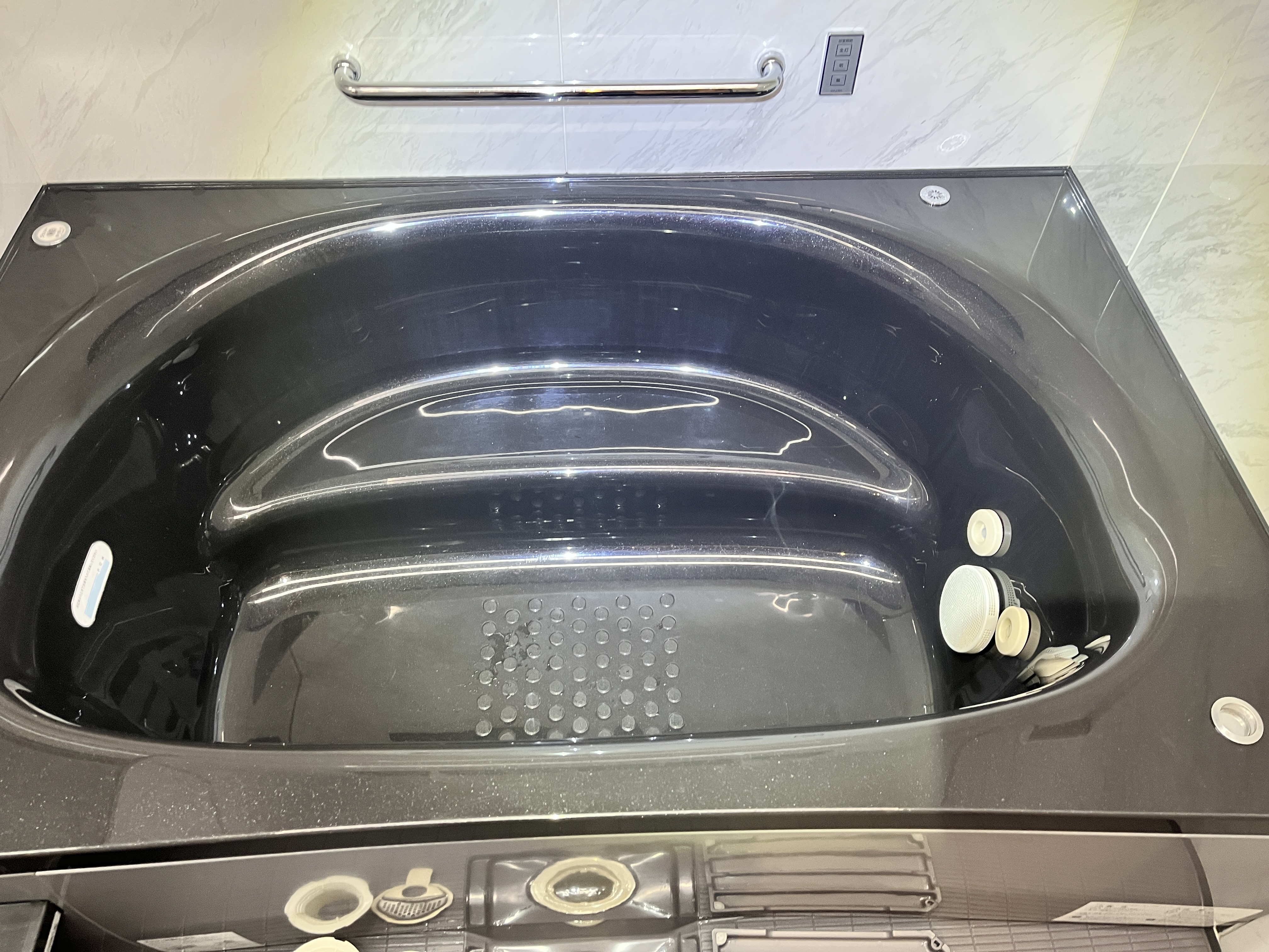 兵庫県川西市猪名川町の浴室・お風呂クリーニングの作業前3