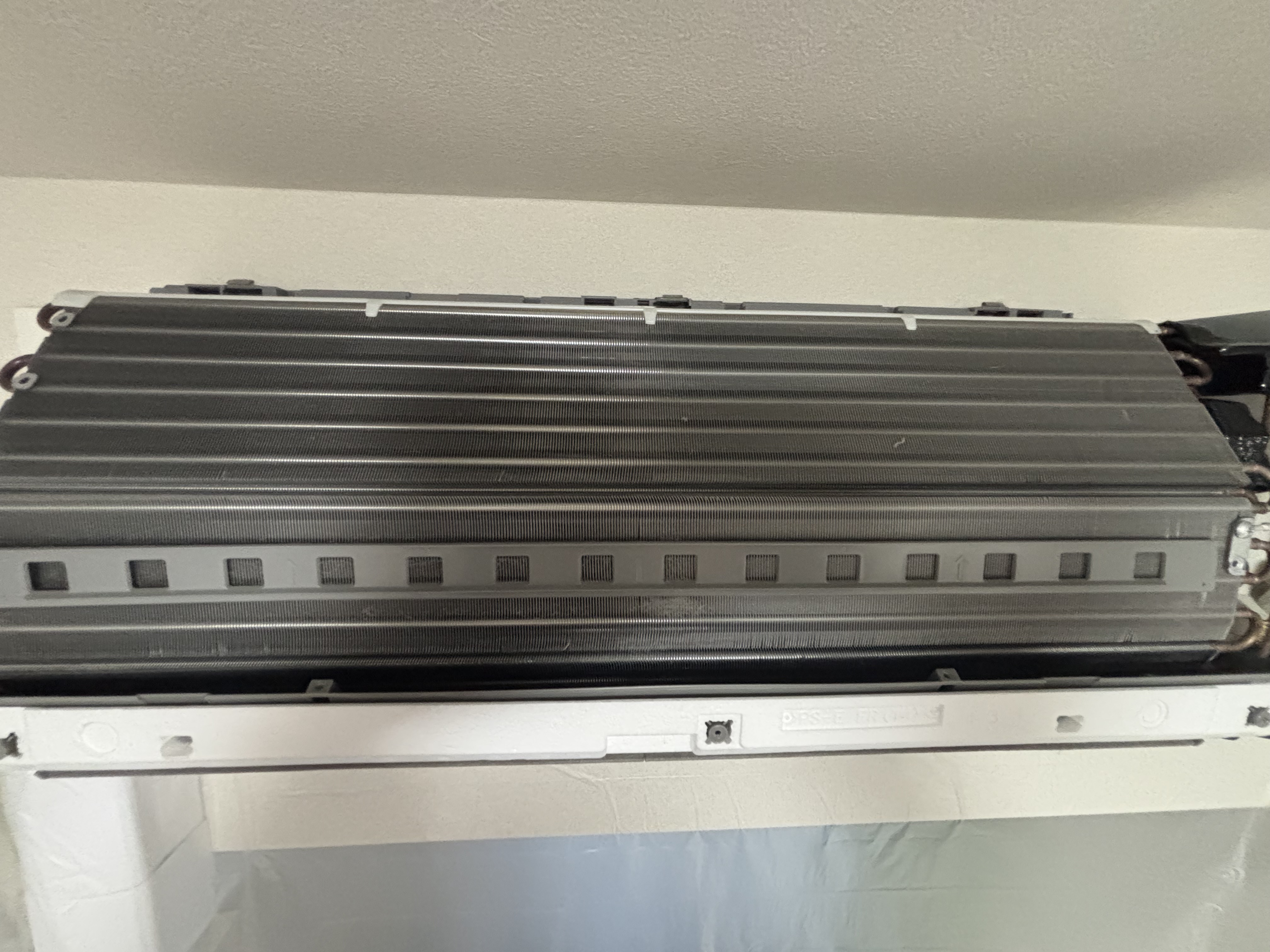 埼玉県さいたま市浦和区のお掃除機能付きエアコンの作業前1