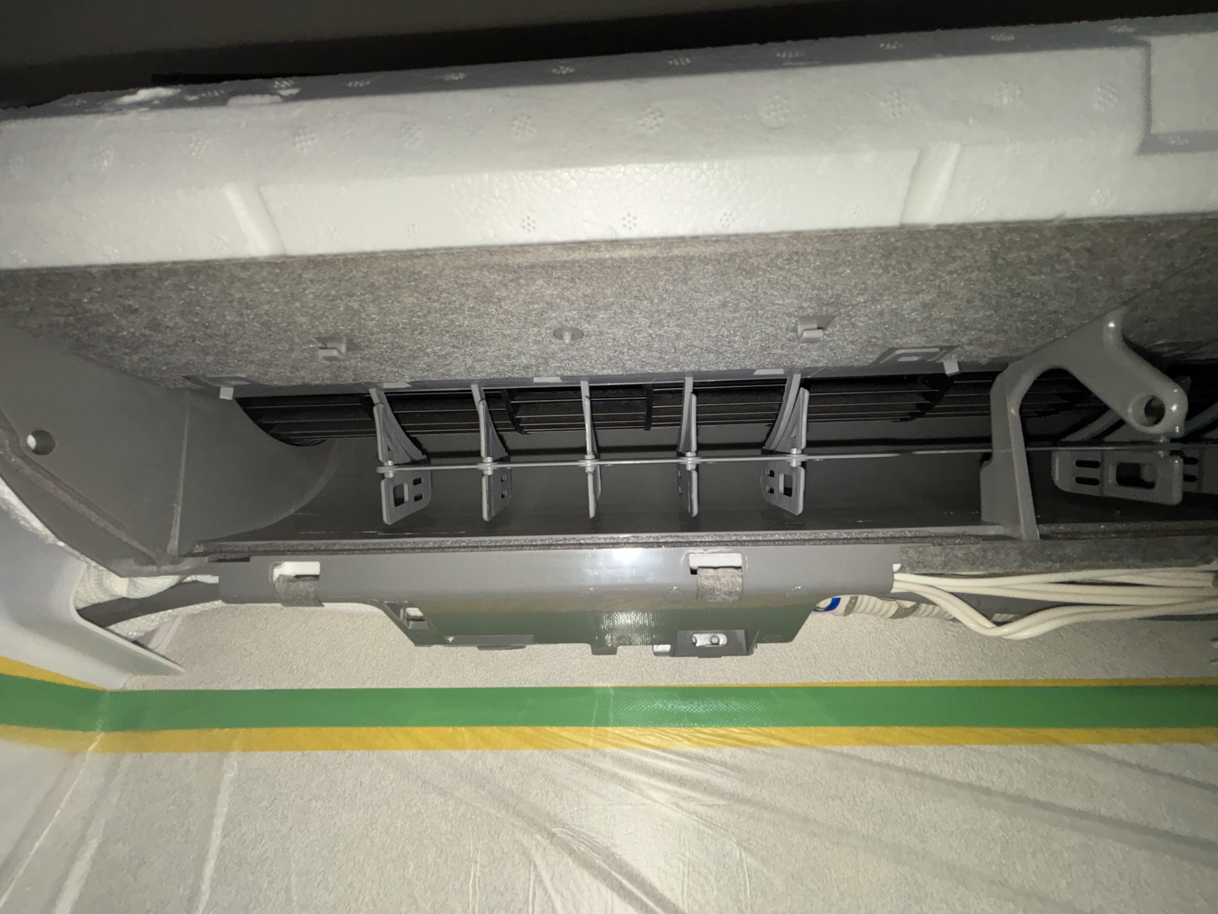 埼玉県さいたま市浦和区のお掃除機能付きエアコンの作業前2