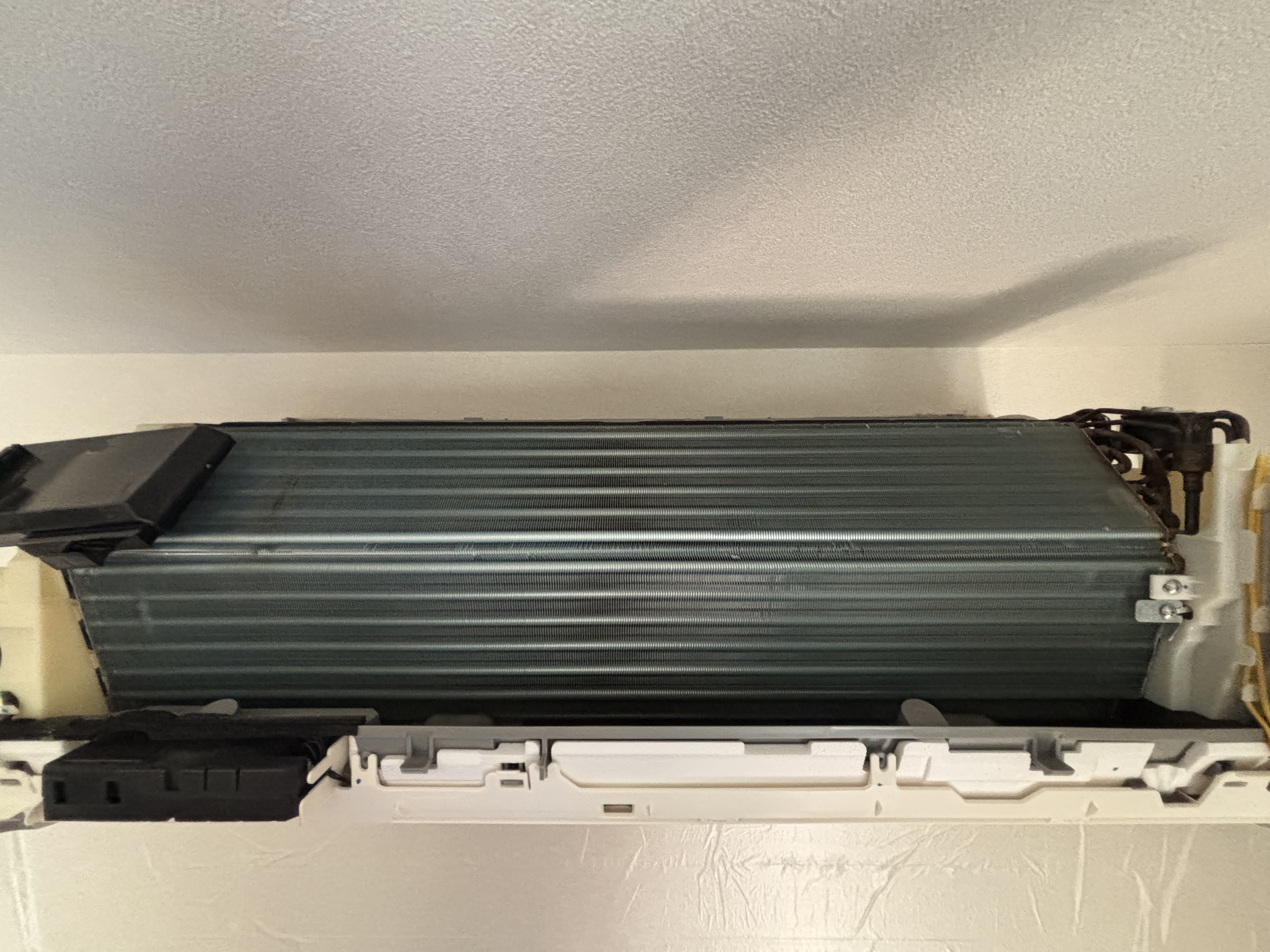 埼玉県さいたま市浦和区のお掃除機能付きエアコンの作業前1