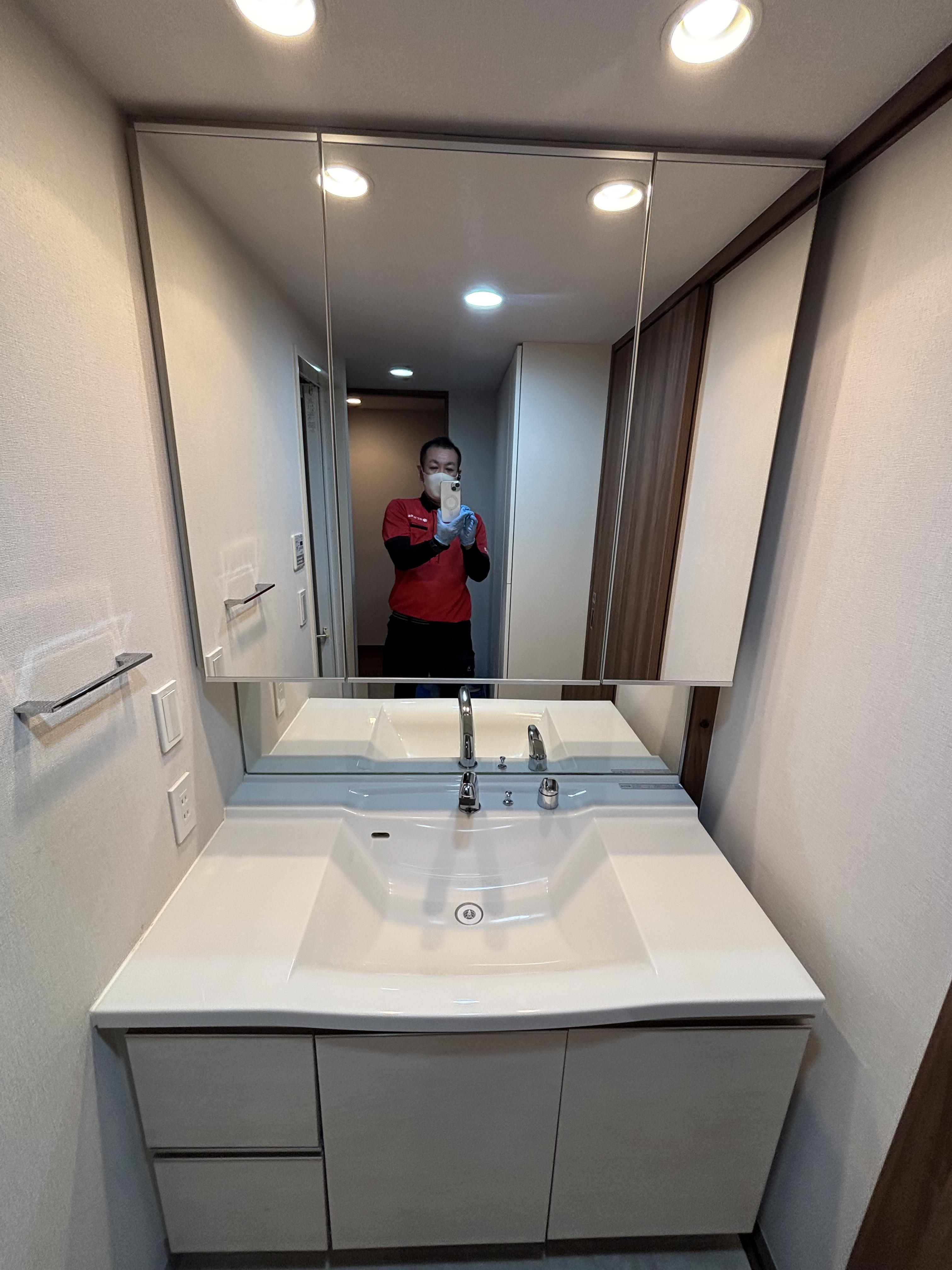 埼玉県戸田市の洗面所クリーニングの作業後1