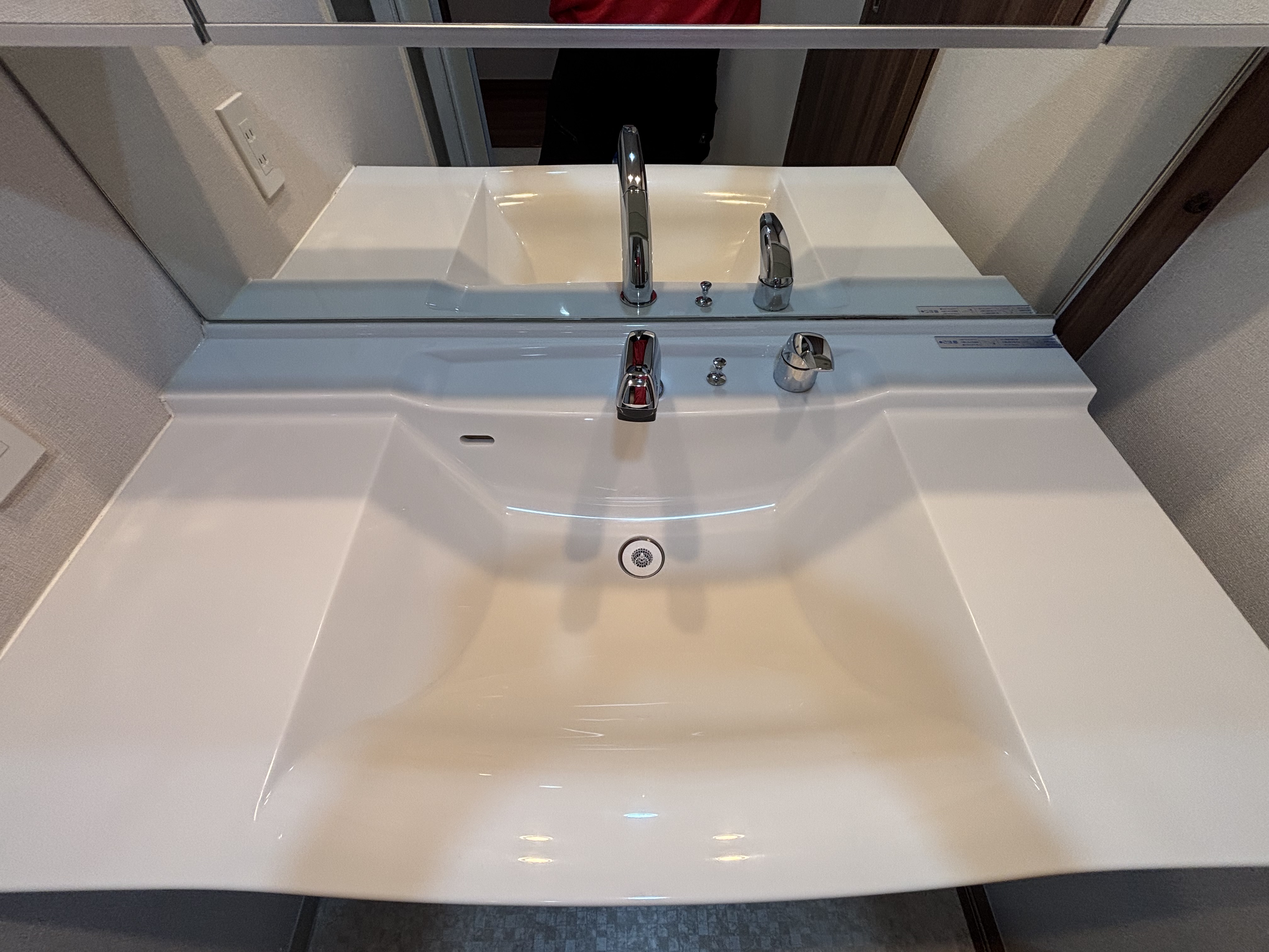 埼玉県戸田市の洗面所クリーニングの作業後2