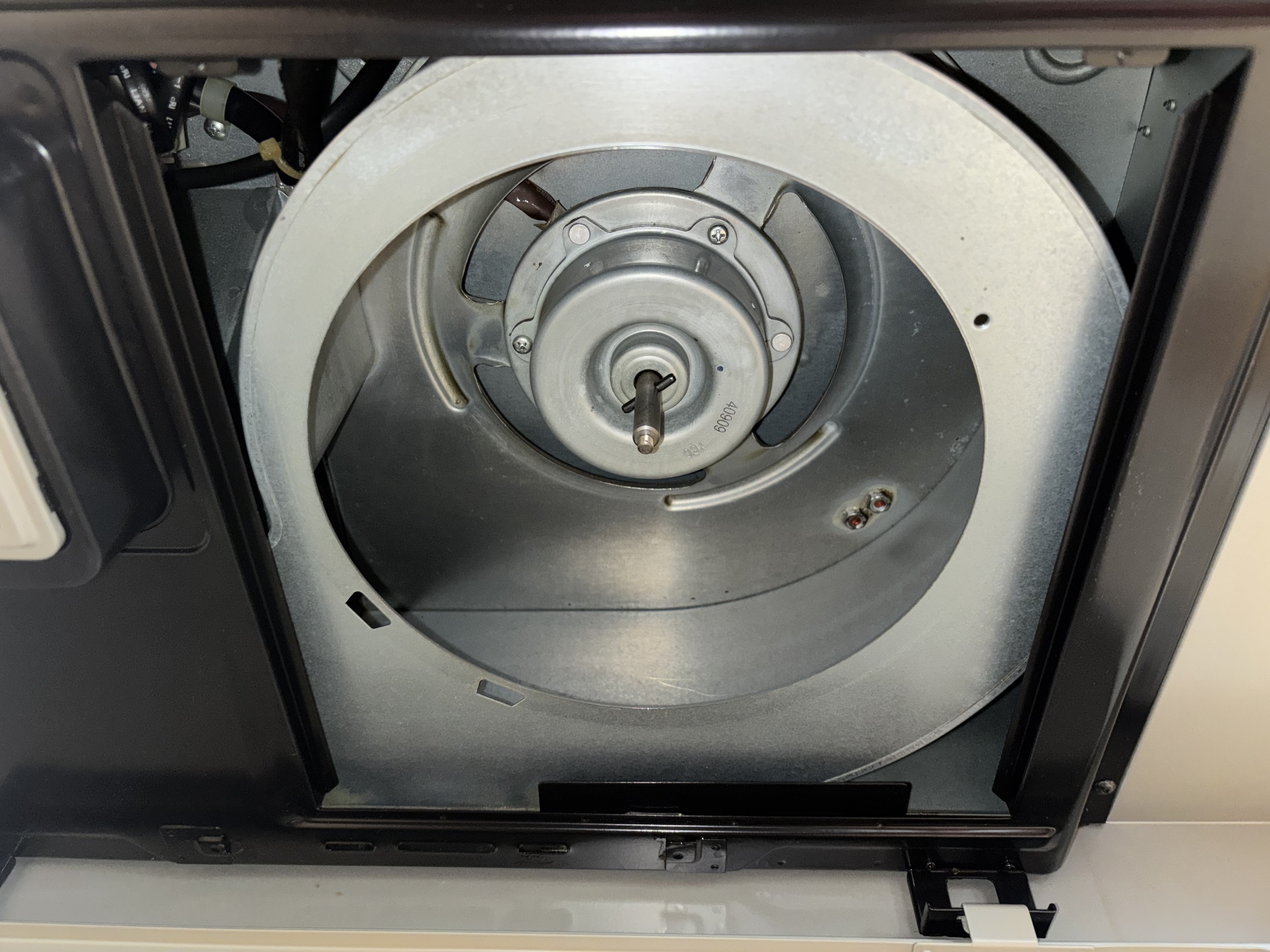 埼玉県春日部市のレンジフードクリーニングの作業後1