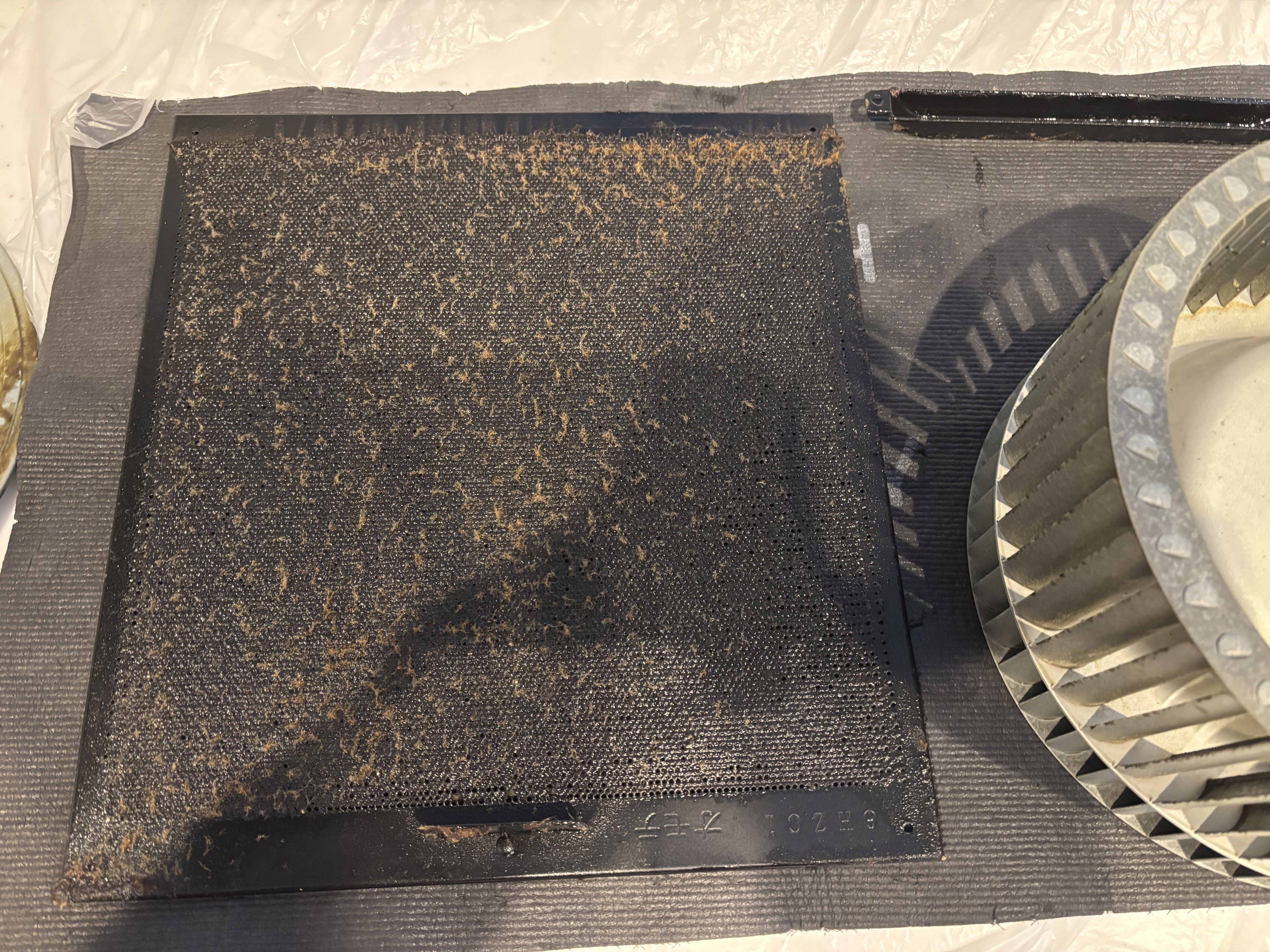 埼玉県春日部市のレンジフードクリーニングの作業前3