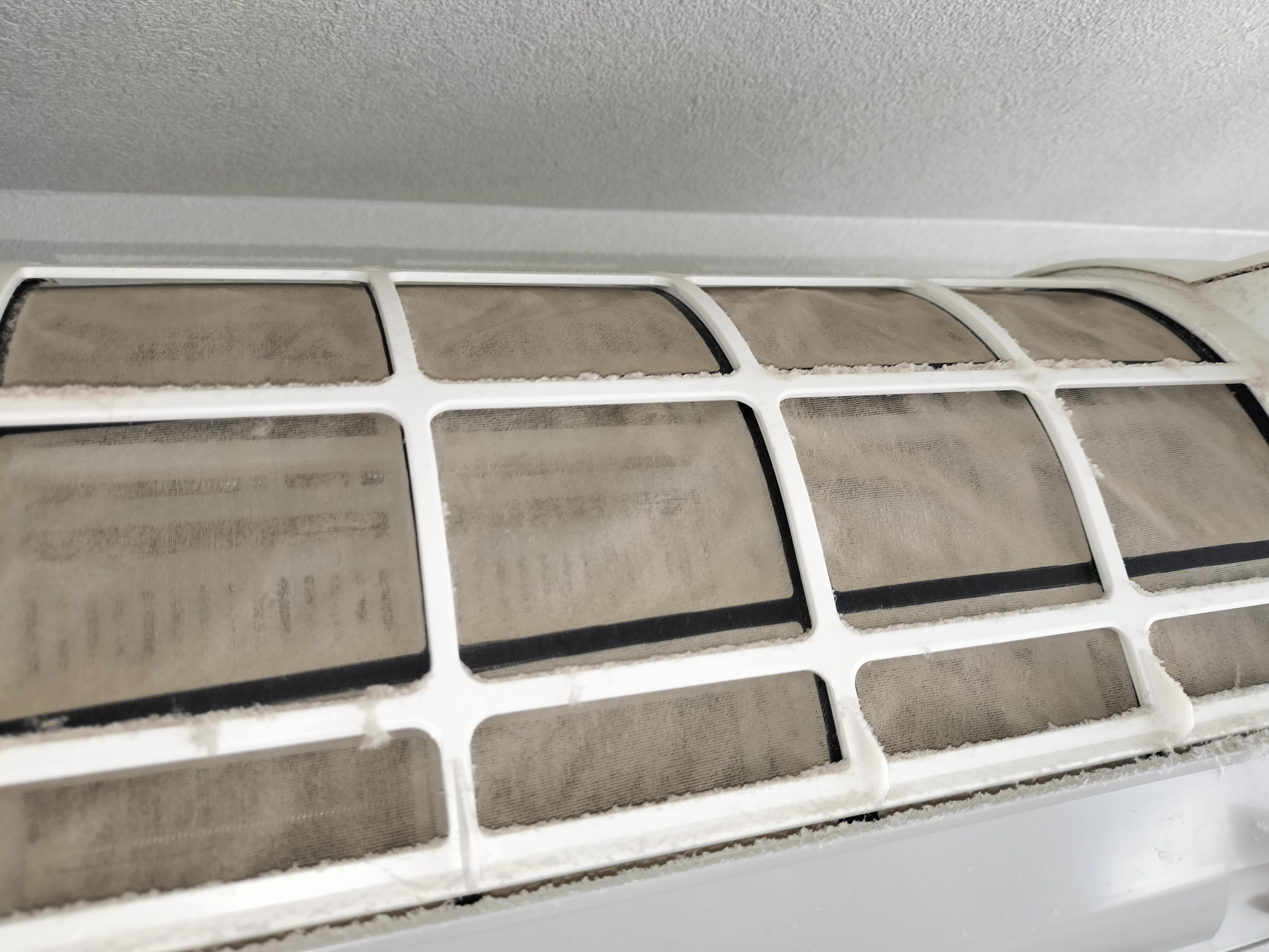 茨城県つくば市のお掃除機能付きエアコンの作業前1