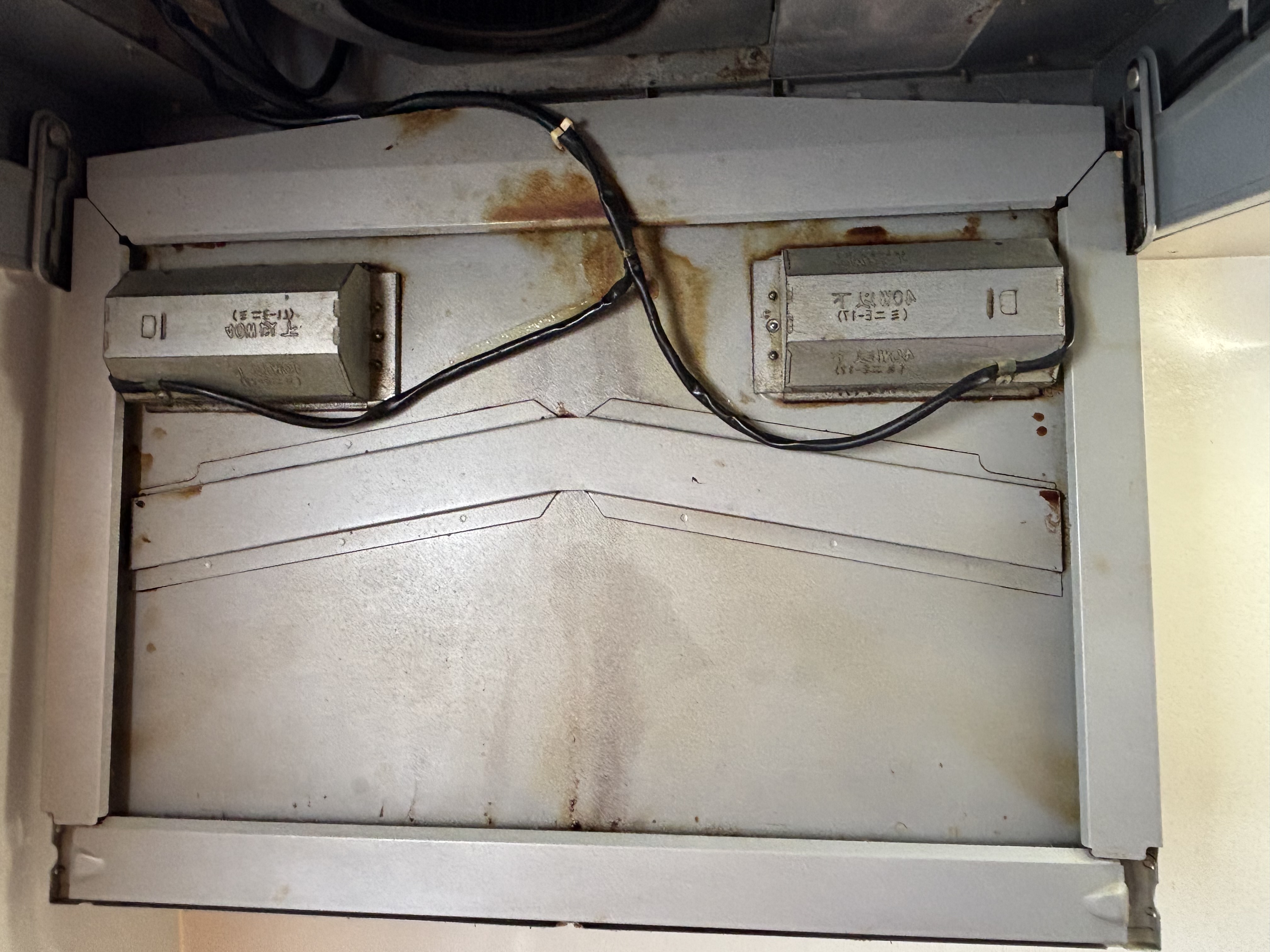 埼玉県白岡市のレンジフードクリーニングの作業前2