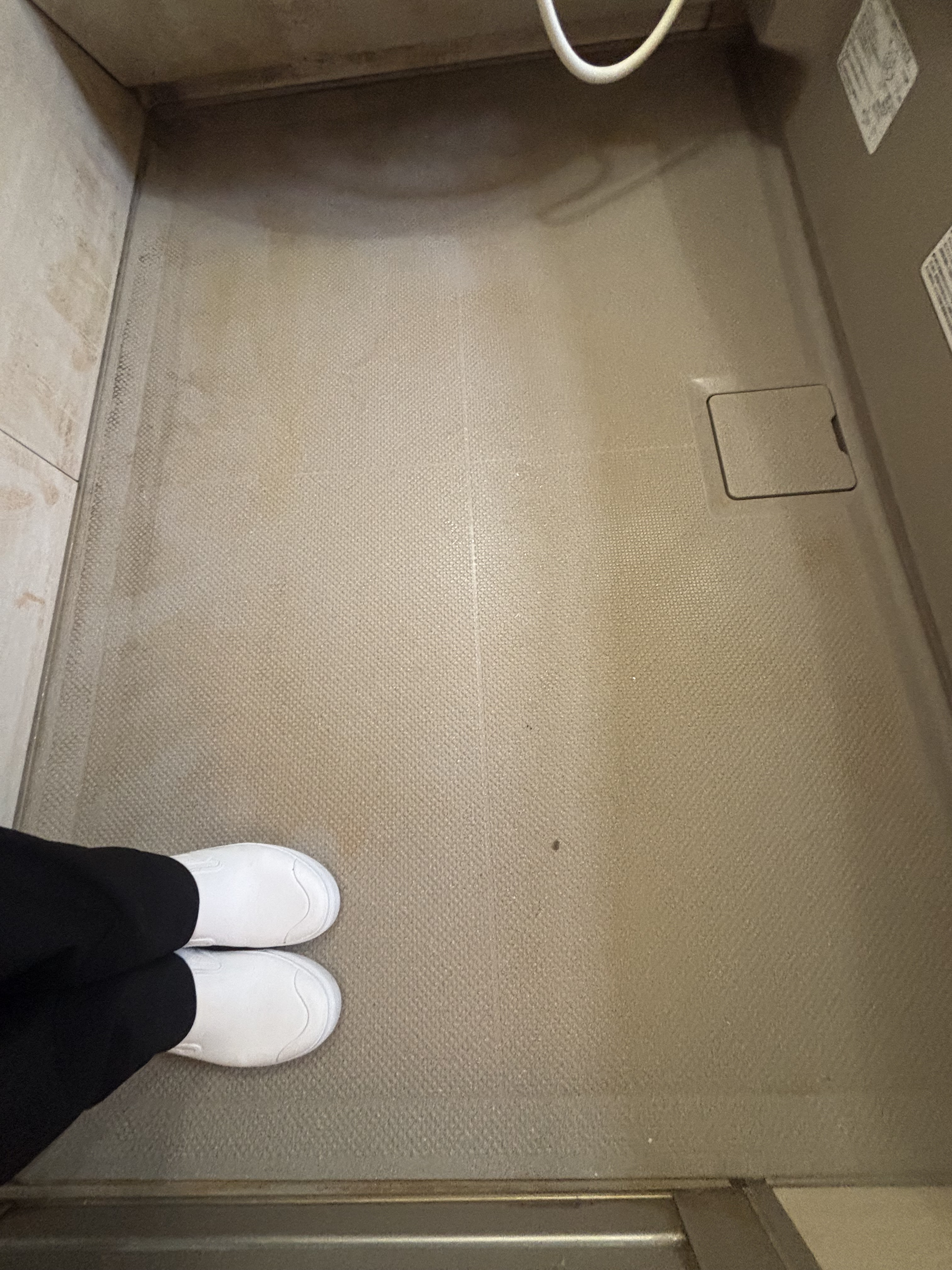 埼玉県白岡市の浴室・お風呂クリーニングの作業前2