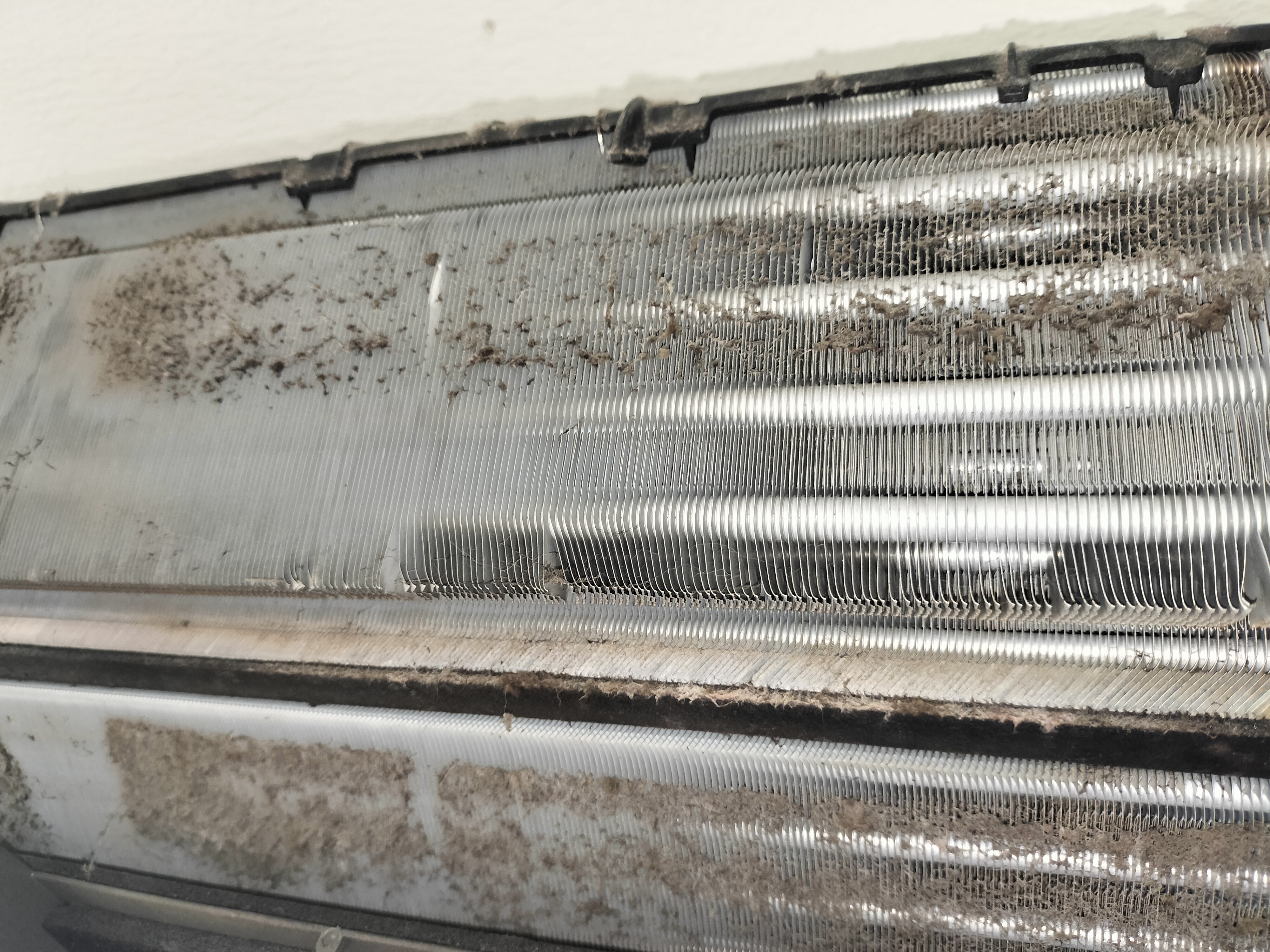 茨城県つくば市のお掃除機能付きエアコンの作業前1