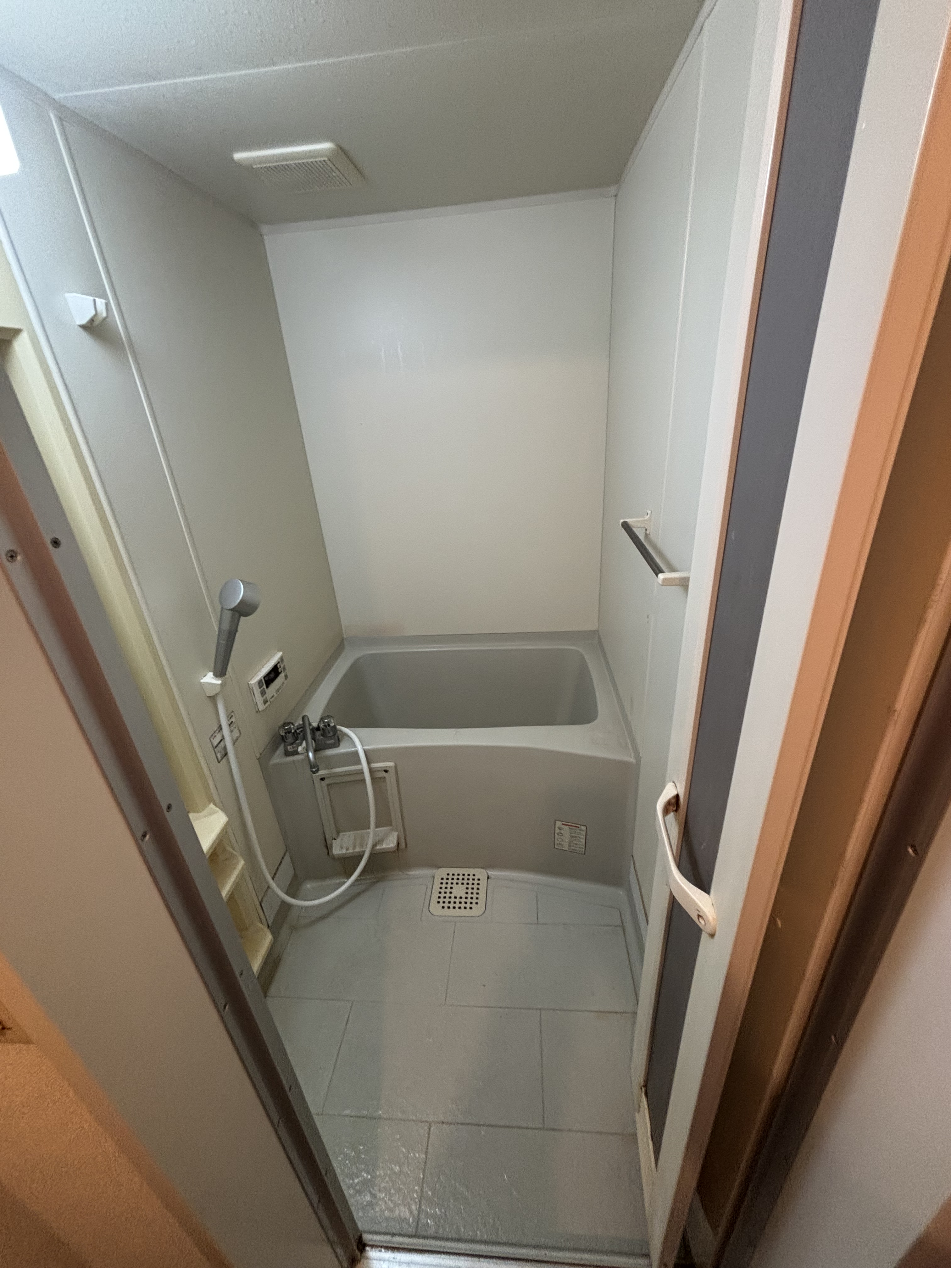 埼玉県ふじみ野市の浴室・お風呂クリーニングの作業前3