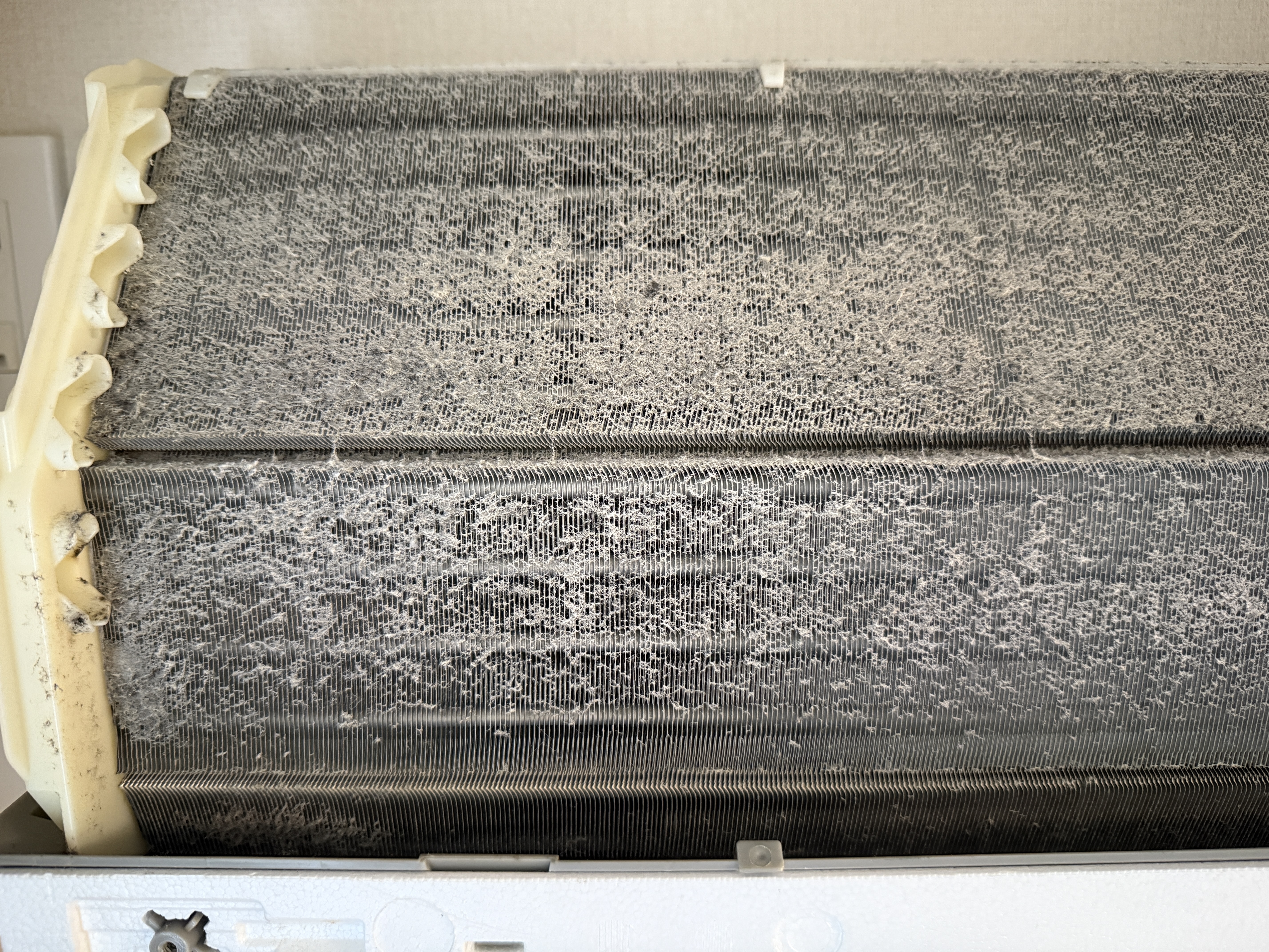 東京都中央区の壁掛けエアコンの作業前1