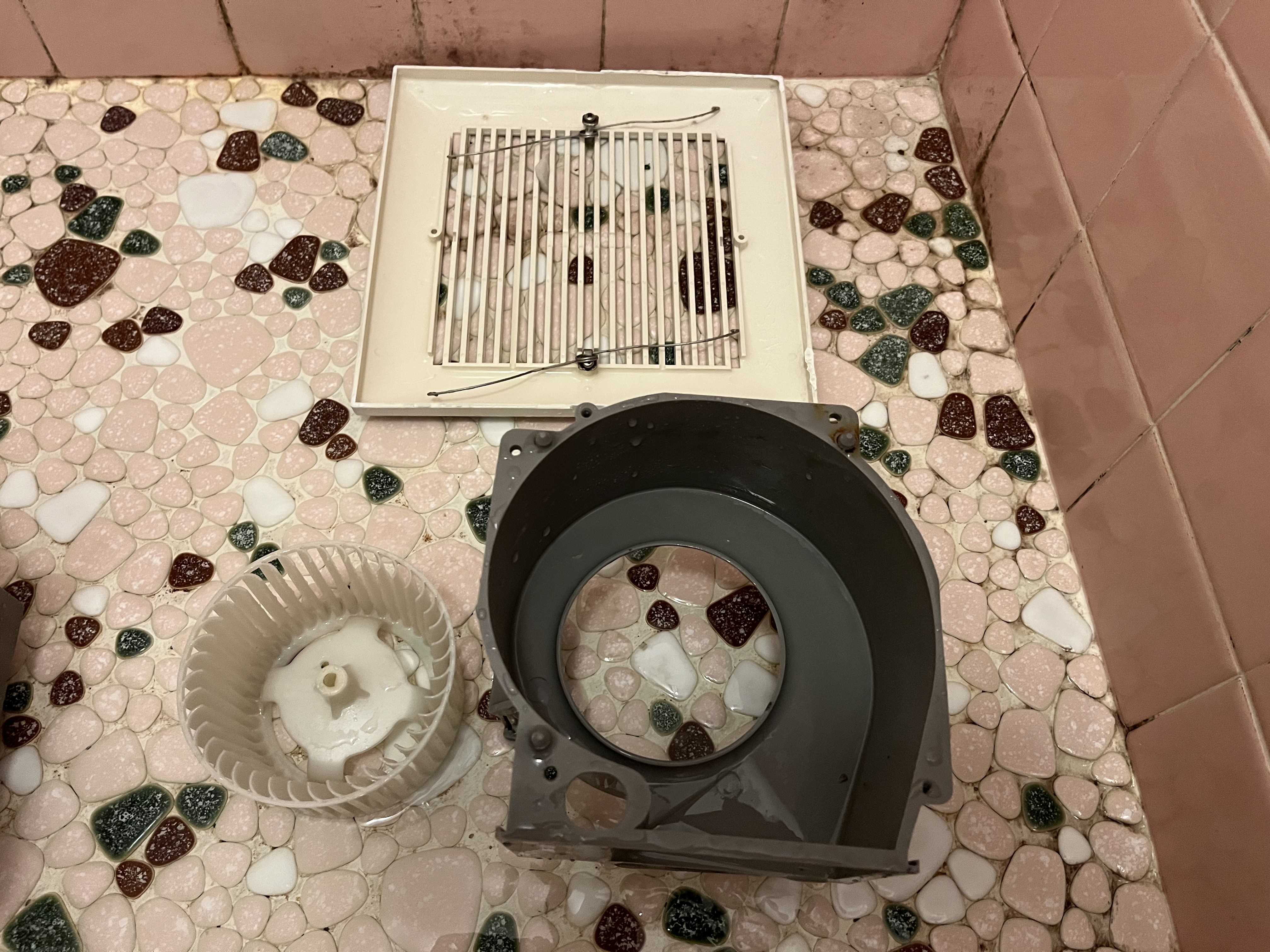 京都府向日市物集女町の浴室・お風呂クリーニングの作業後1