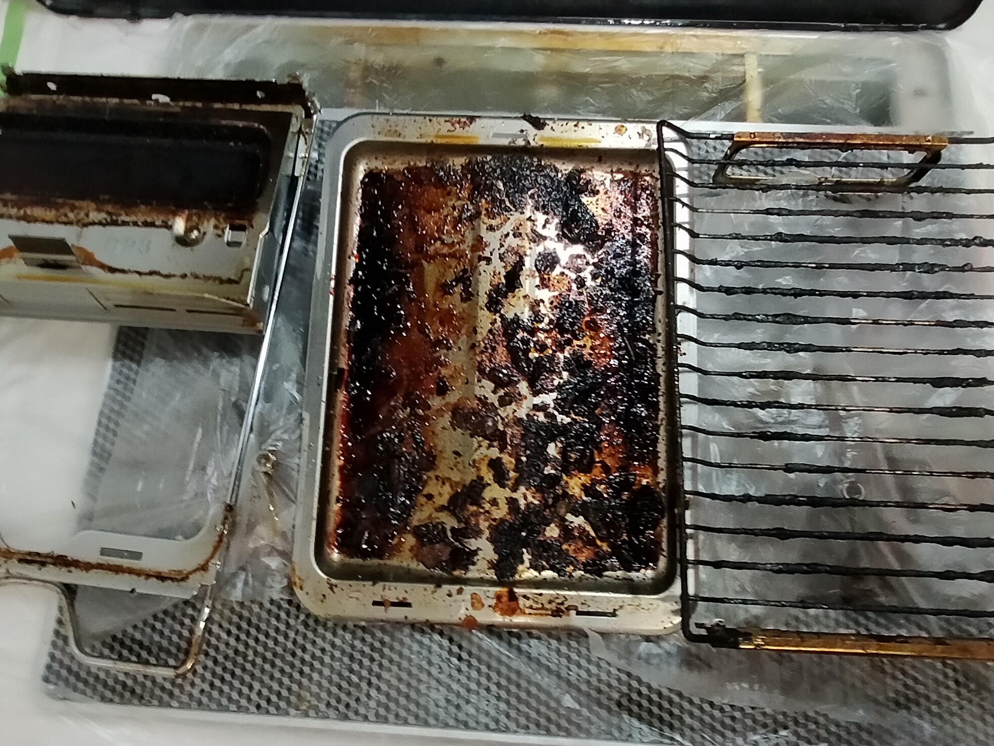 京都府京都市下京区西七条市部町のキッチンクリーニングの作業前1