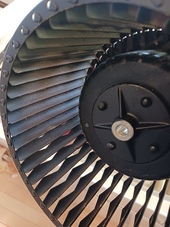 神奈川県横浜市鶴見区のレンジフードクリーニングの作業前2