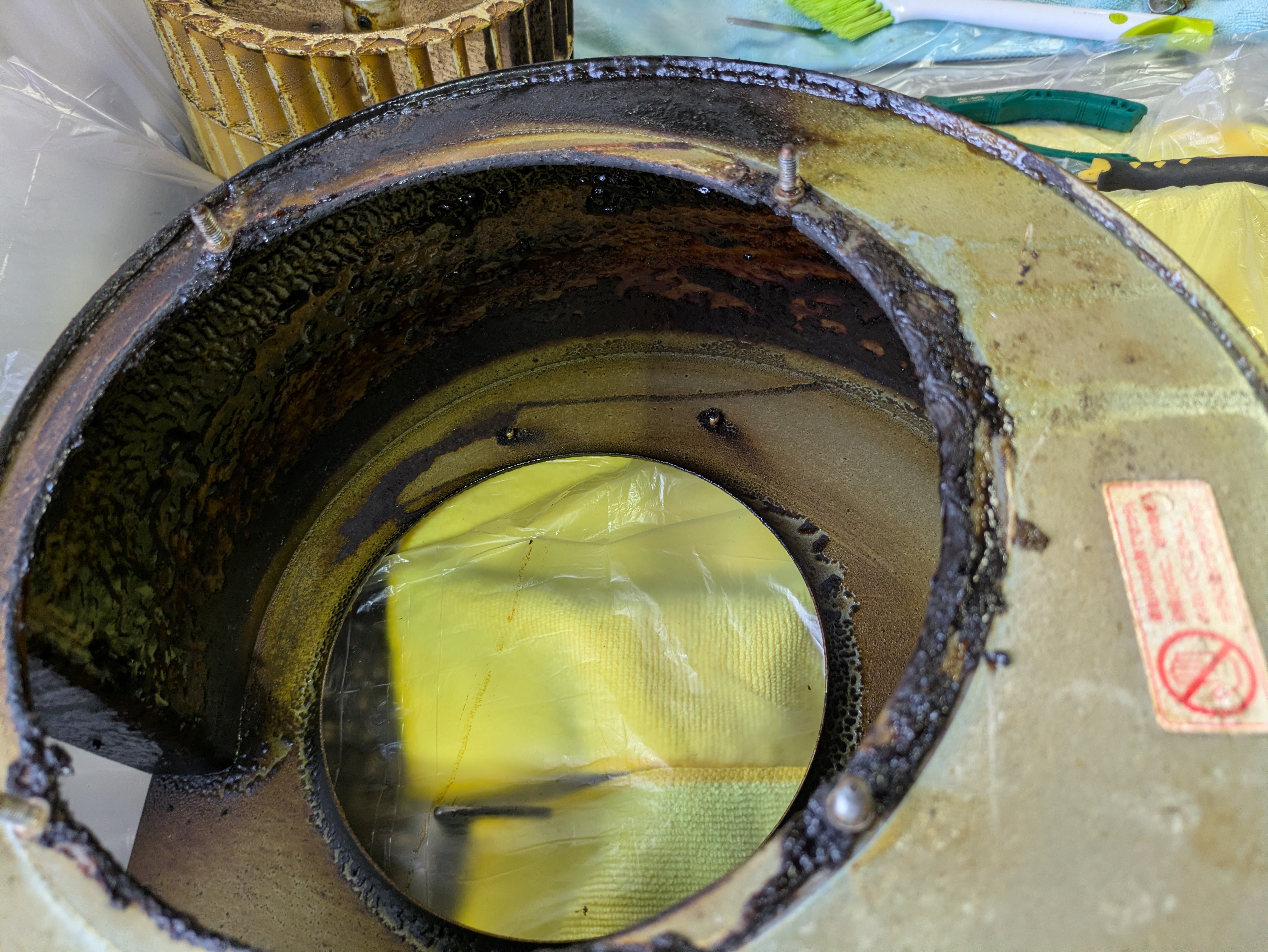 埼玉県白岡市のレンジフードクリーニングの作業前2