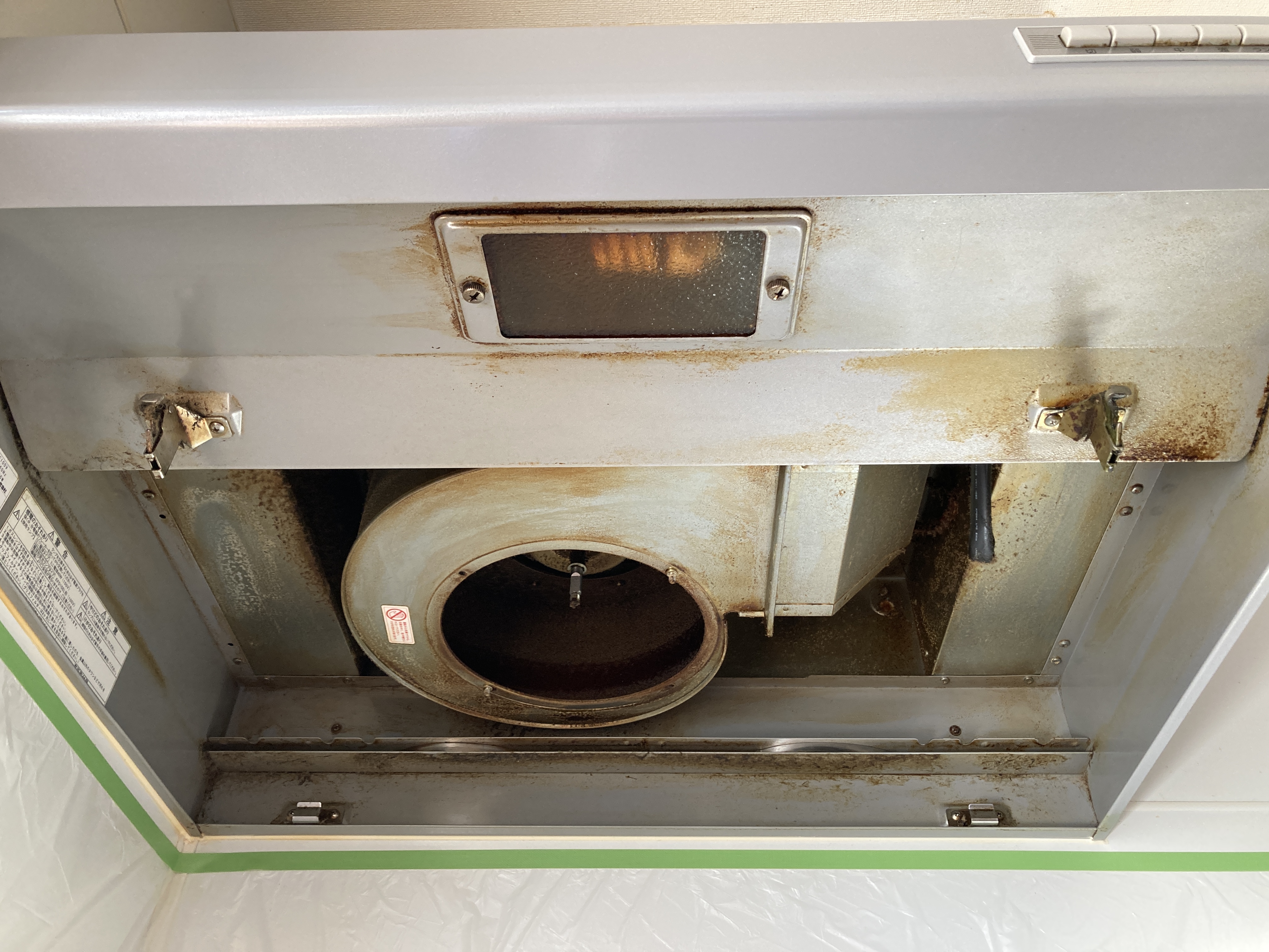 京都府京都市伏見区深草兜山町のレンジフードクリーニングの作業前1