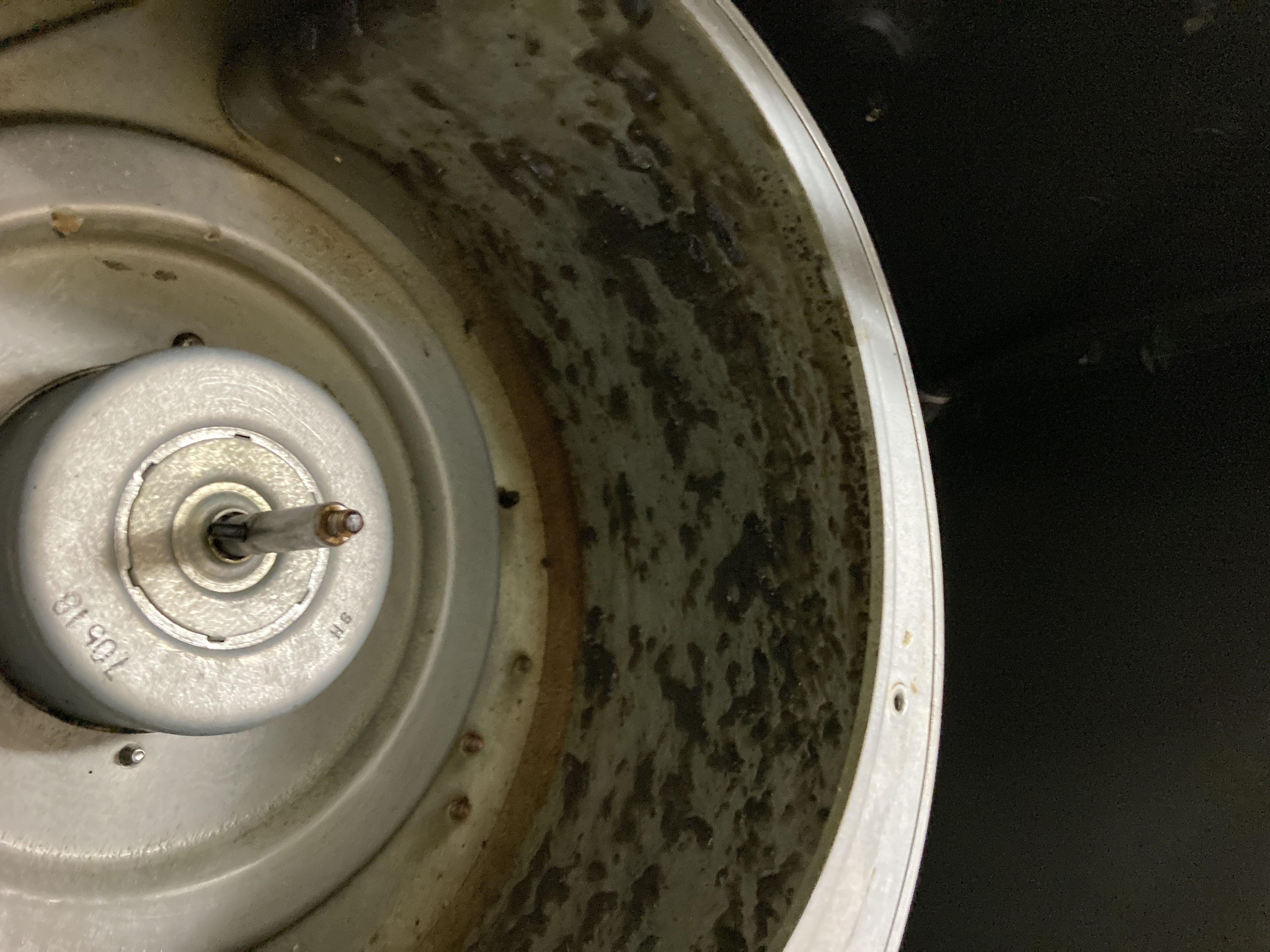 京都府京都市南区西九条島町のレンジフードクリーニングの作業前1