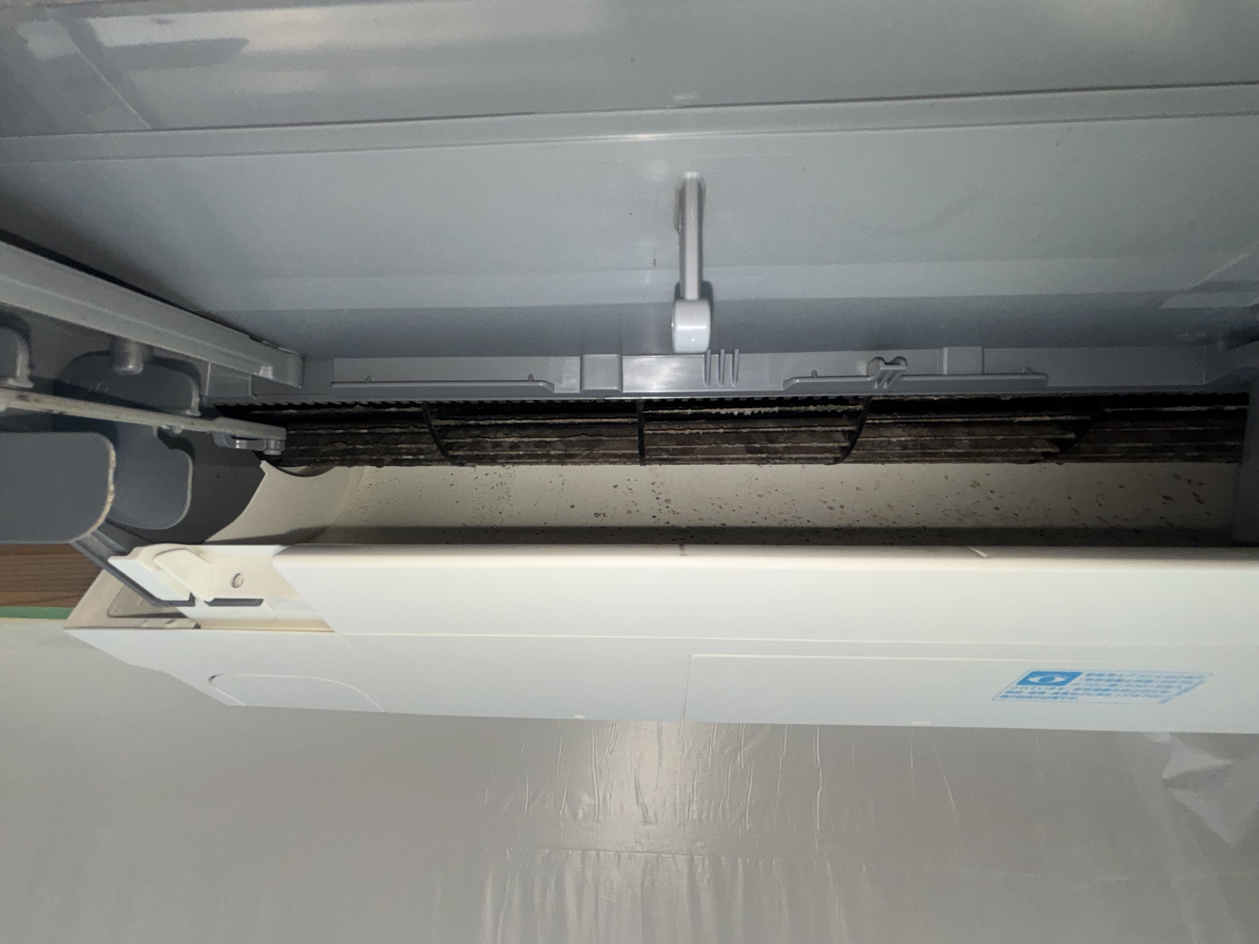 埼玉県さいたま市北区のお掃除機能付きエアコンの作業前3