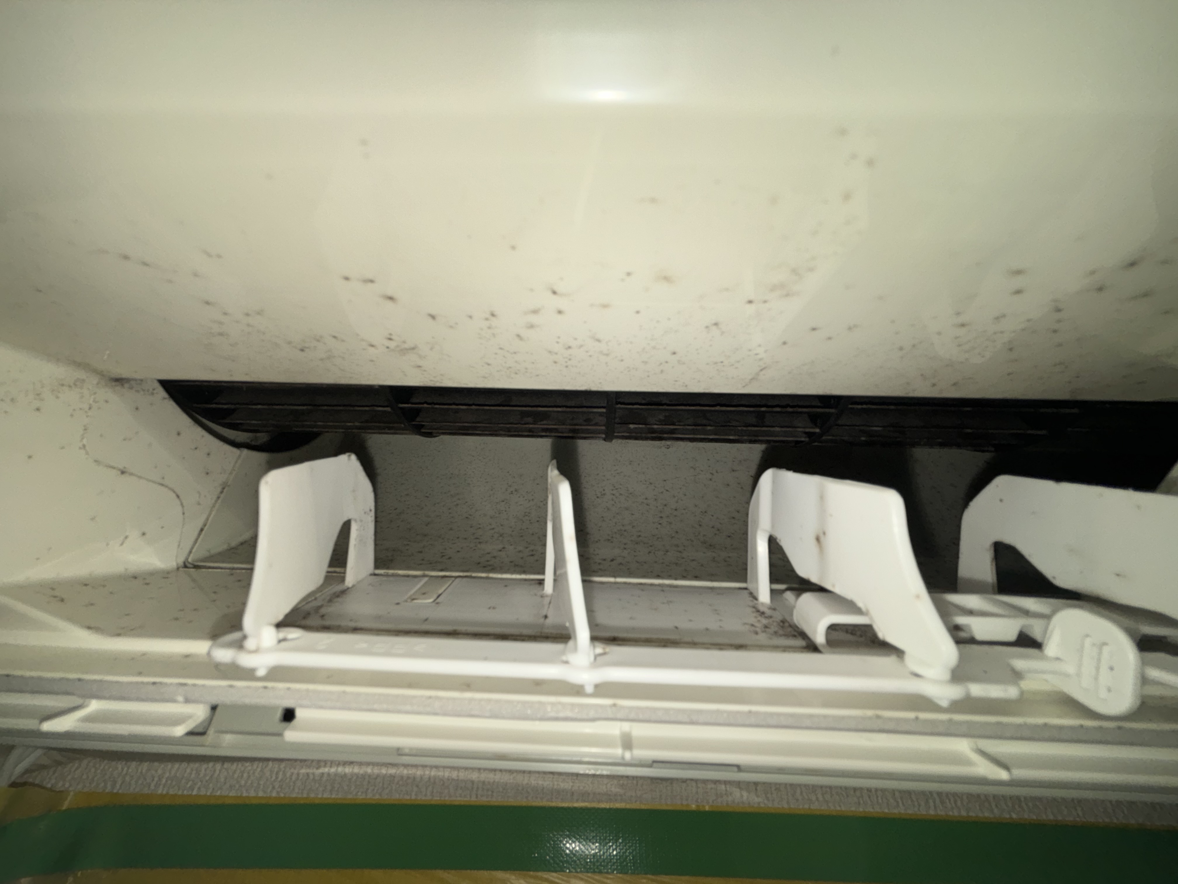 埼玉県さいたま市緑区の壁掛けエアコンの作業前2