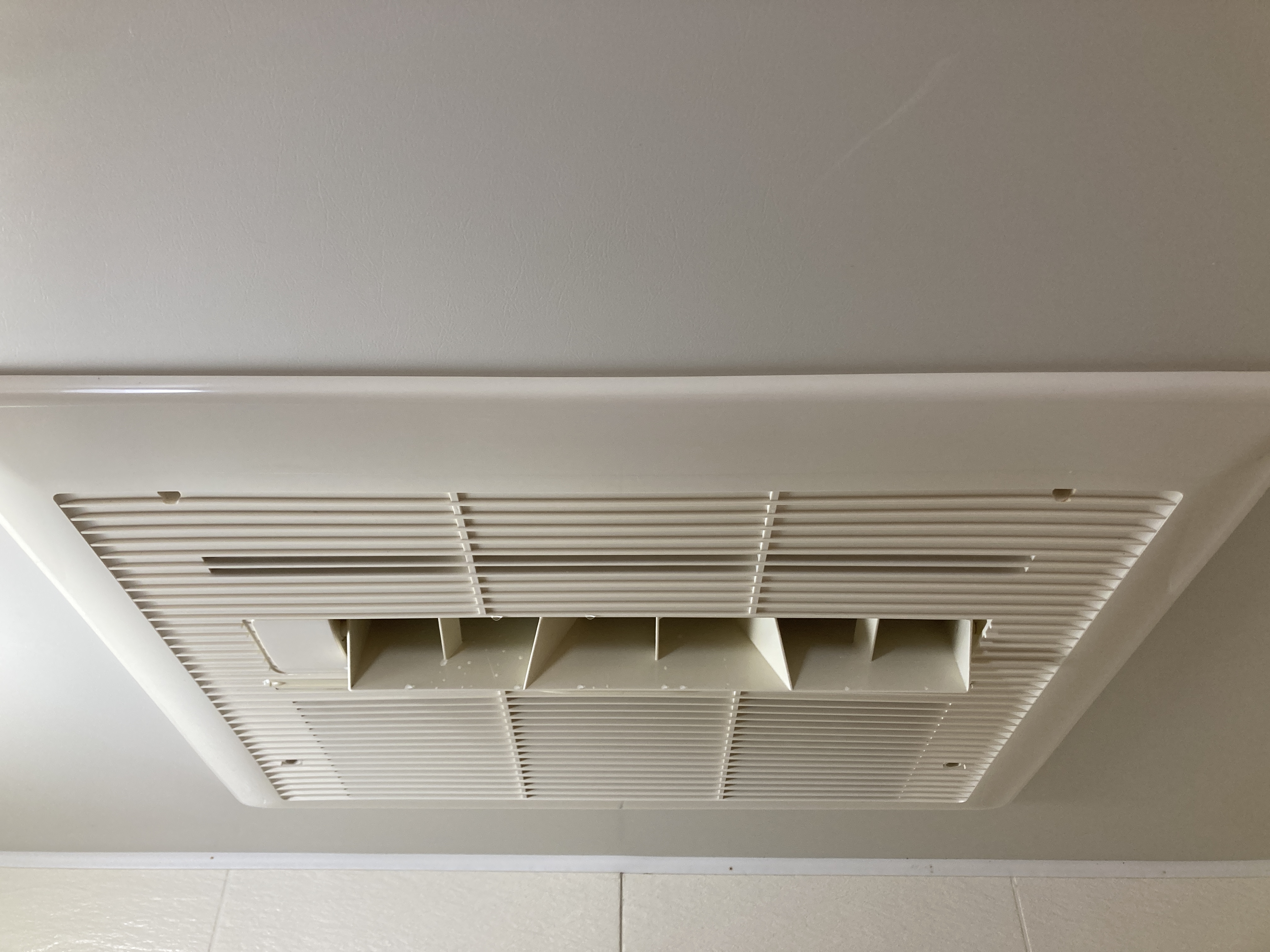 京都府京都市中京区柳田八幡町の浴室乾燥機クリーニングの作業後1