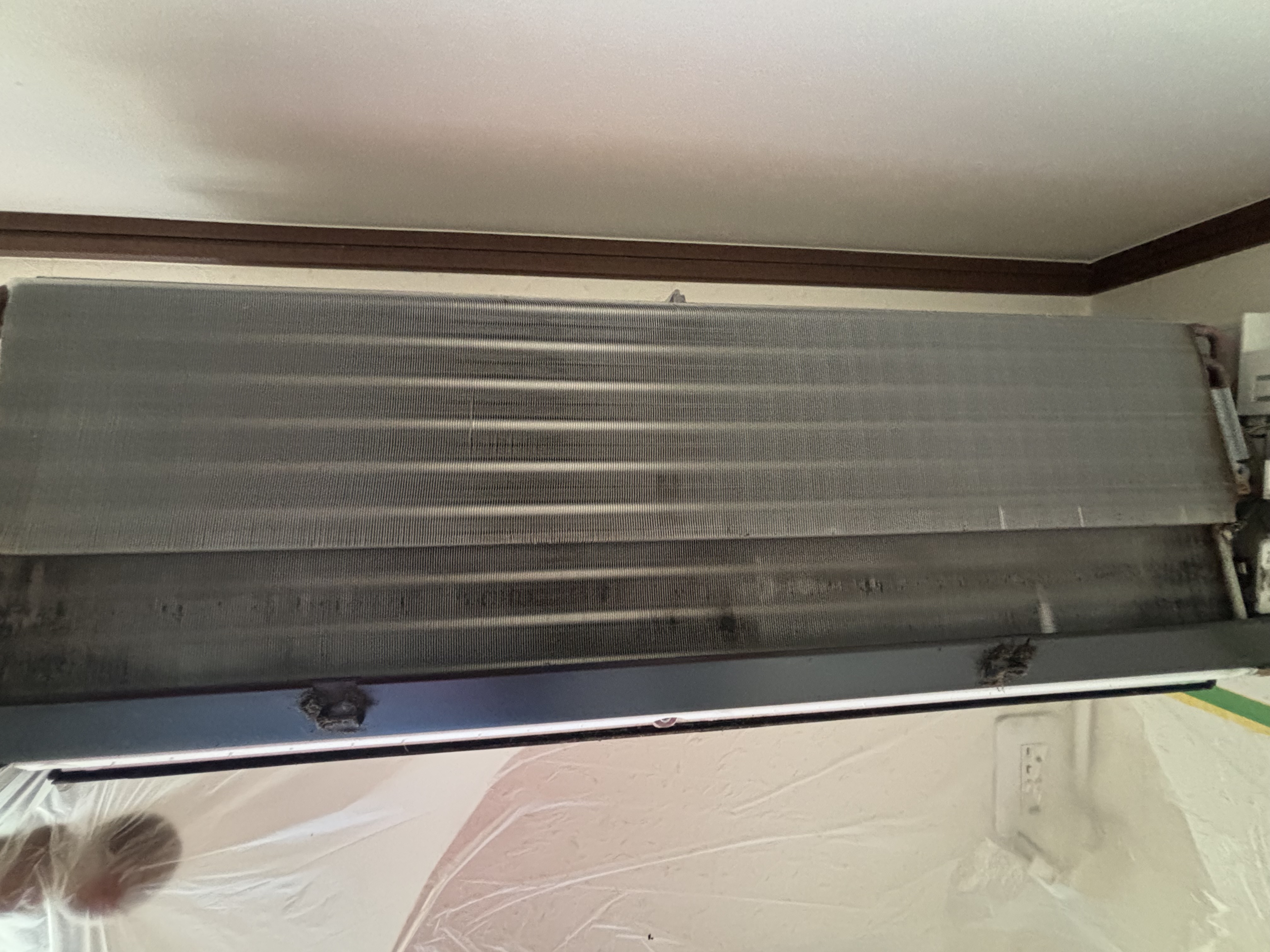 埼玉県さいたま市岩槻区の壁掛けエアコンの作業前2