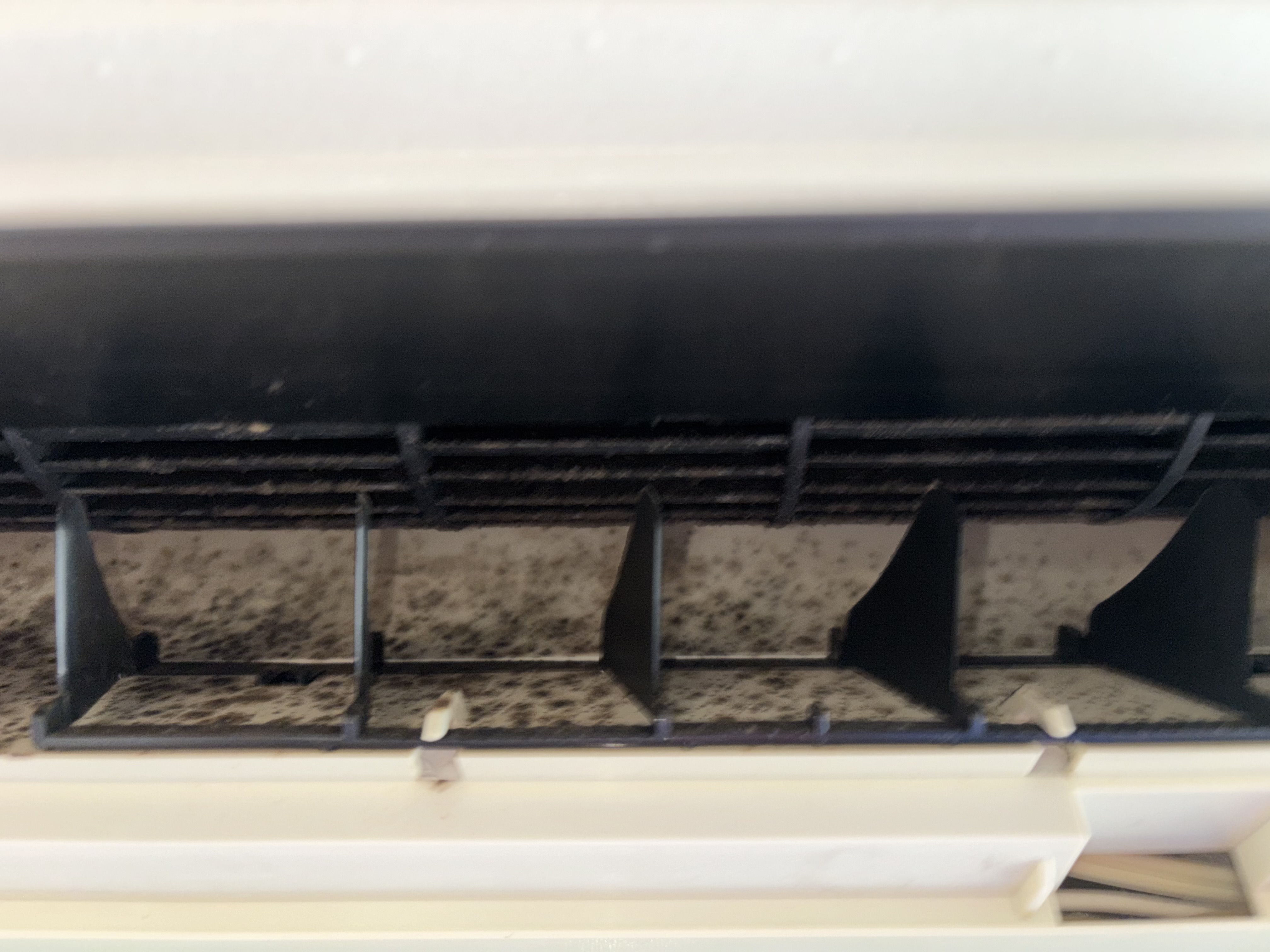 埼玉県さいたま市岩槻区の壁掛けエアコンの作業前1