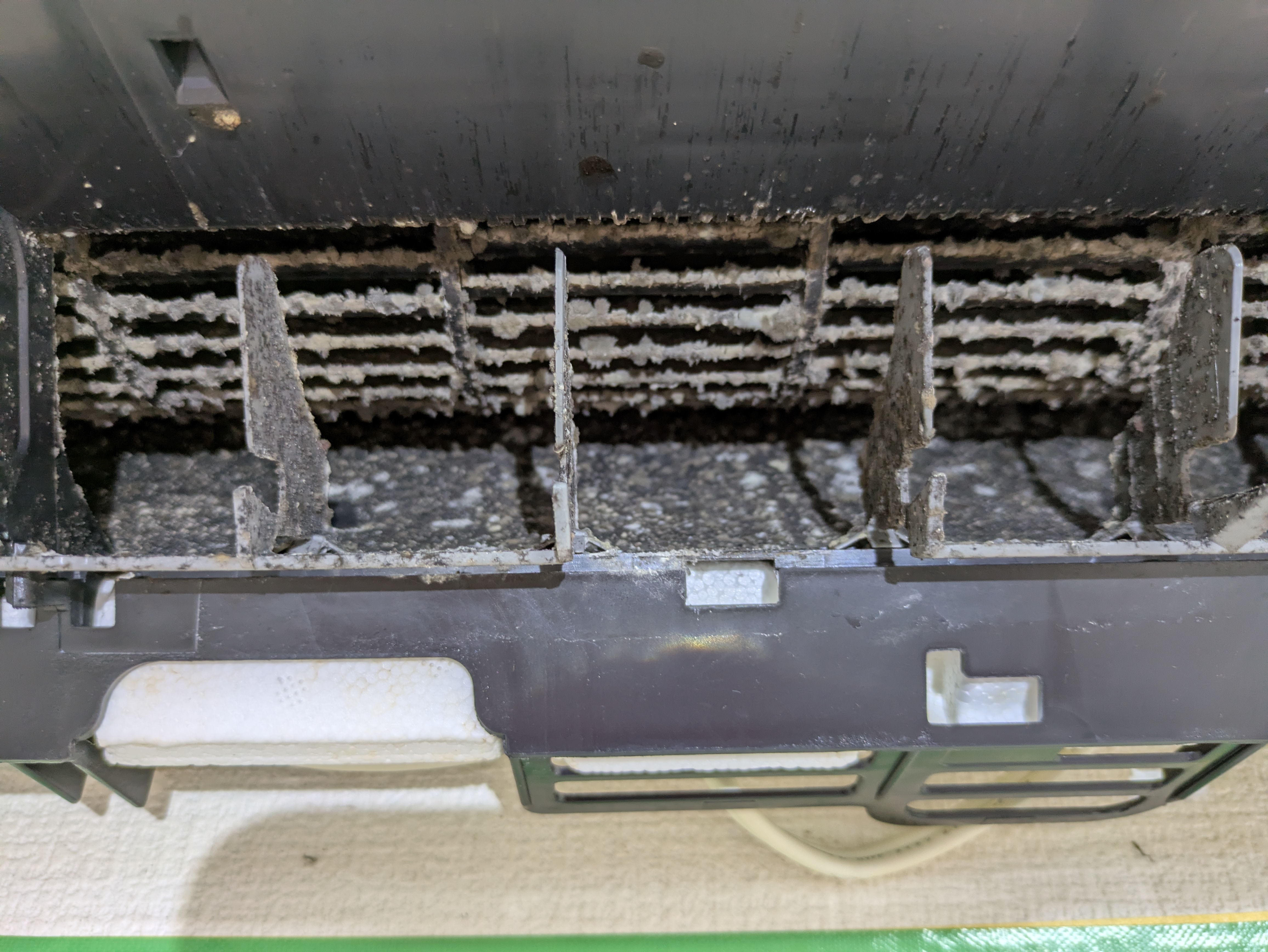 埼玉県さいたま市岩槻区東岩槻の壁掛けエアコンの作業前1