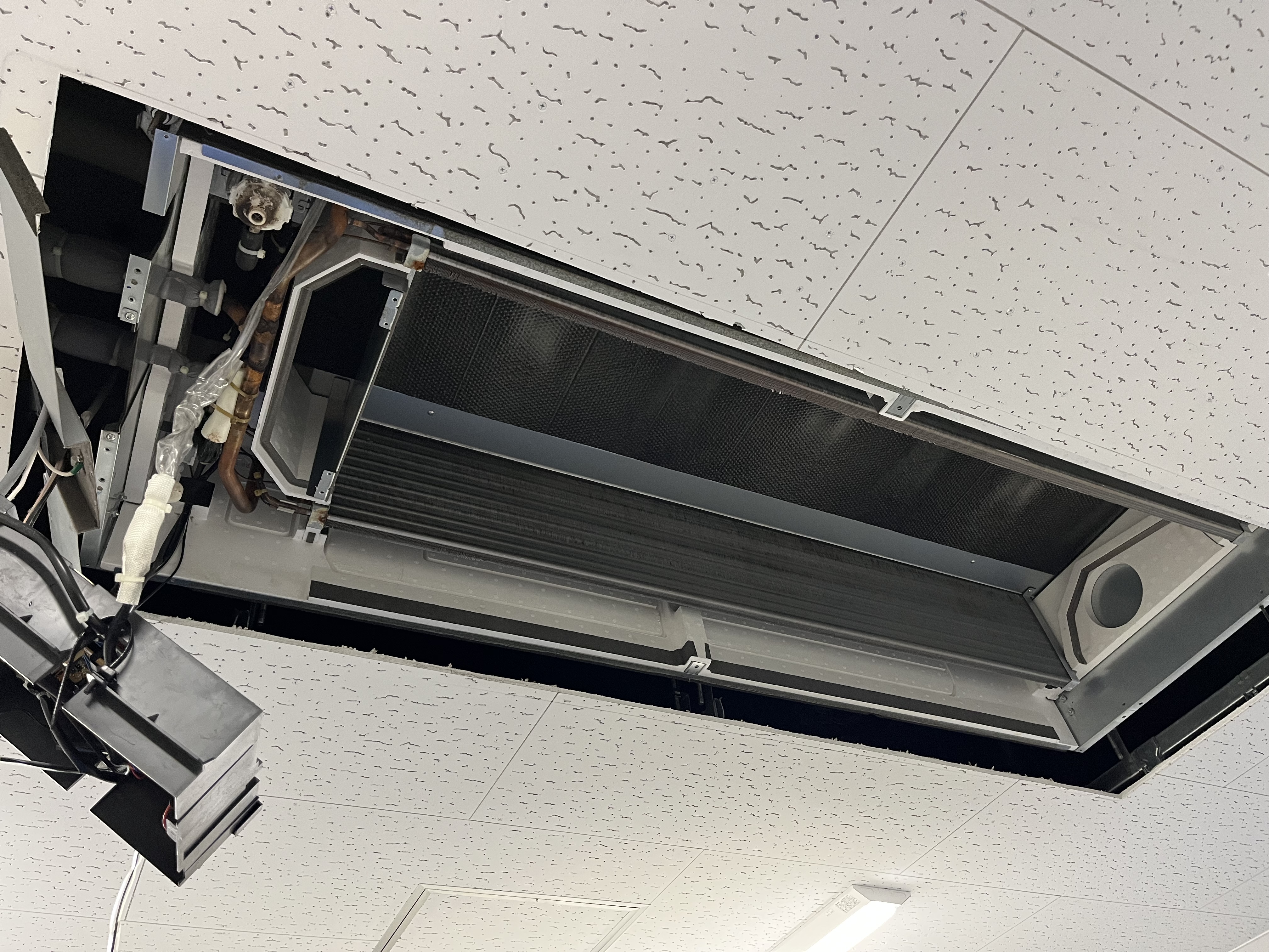 京都府京都市南区吉祥院石原東之口町の業務用天井埋め込みエアコンの作業後3