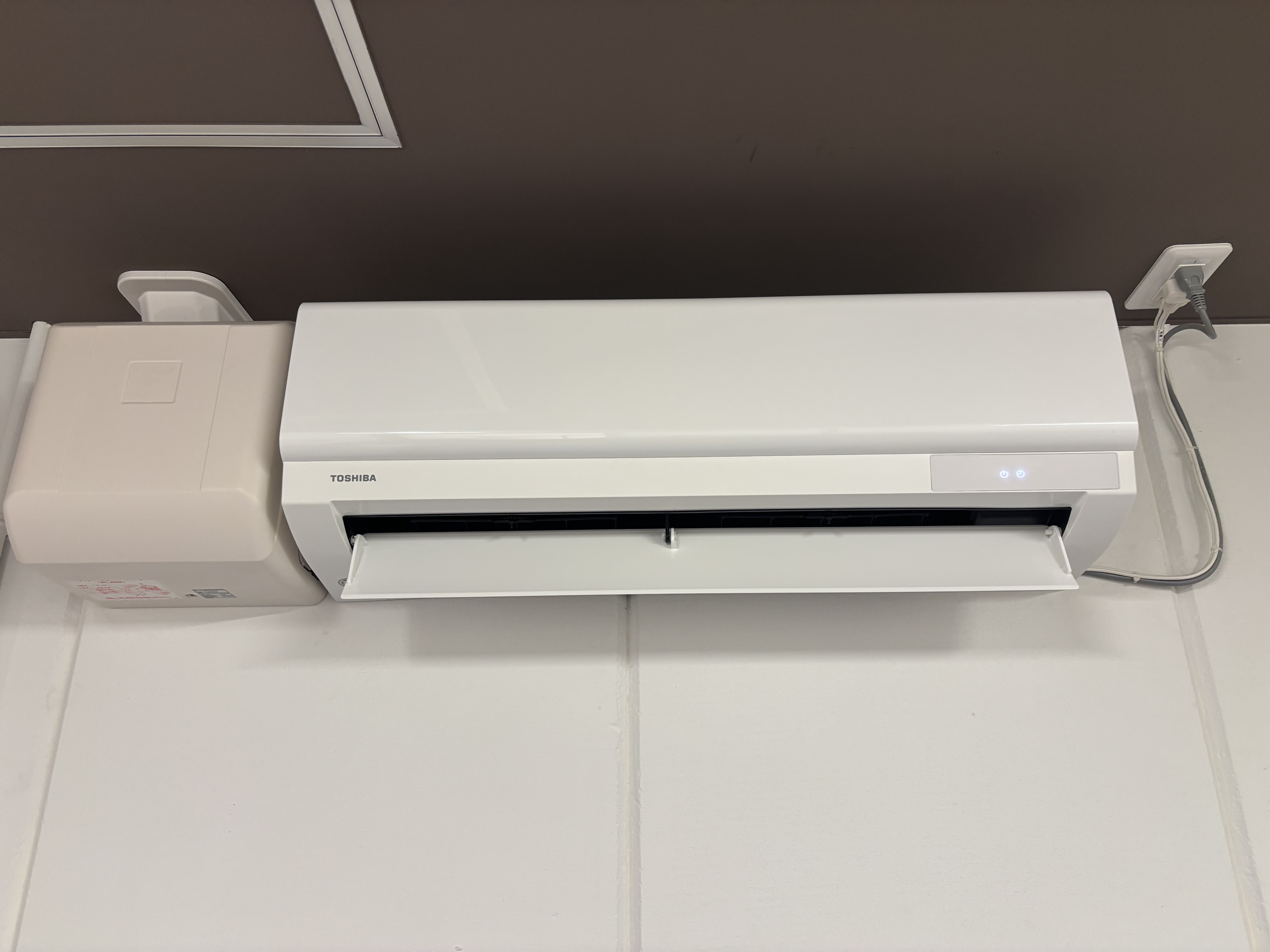 埼玉県草加市の壁掛けエアコンの作業後3
