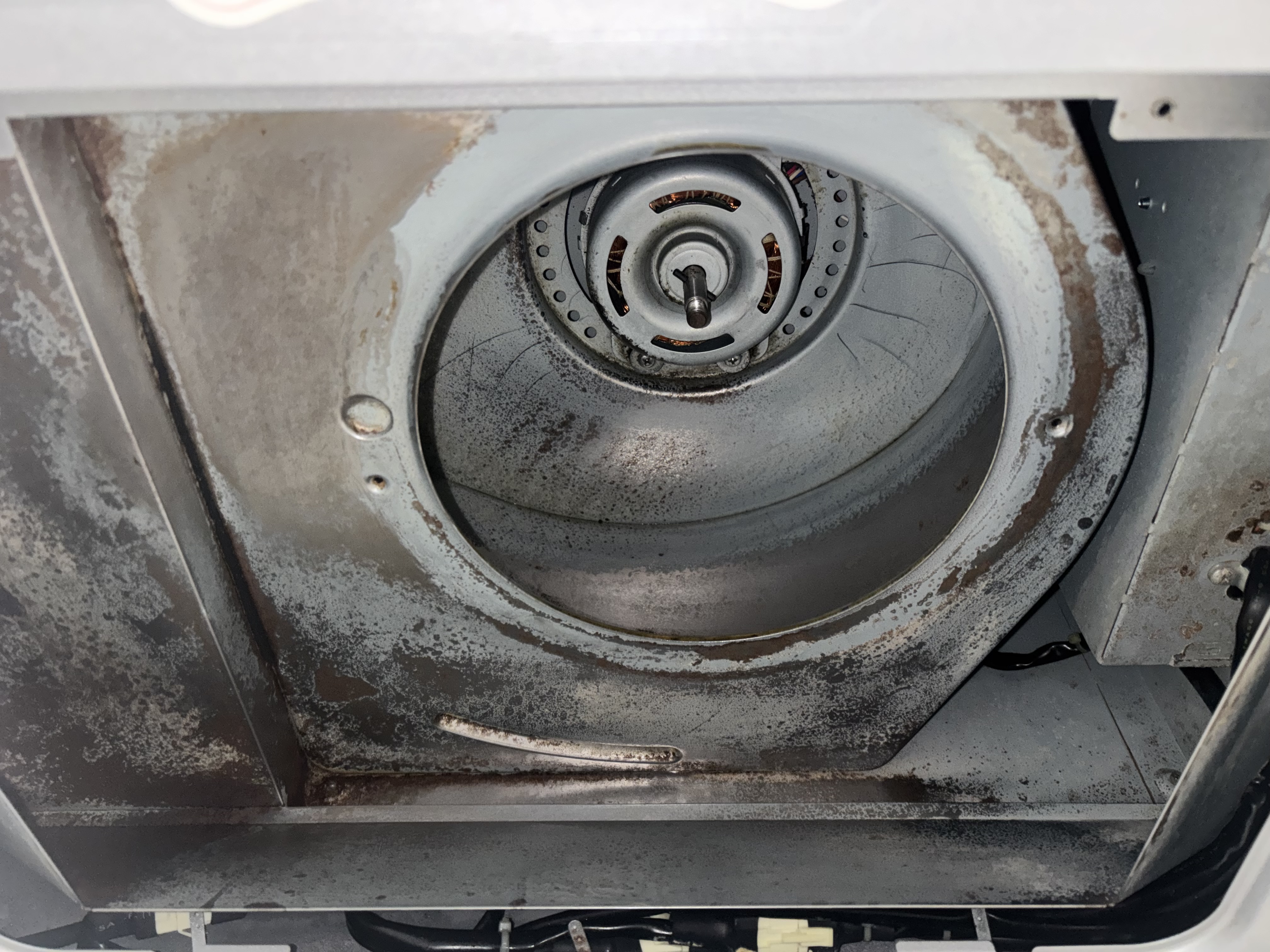 埼玉県日高市のレンジフードクリーニングの作業後1