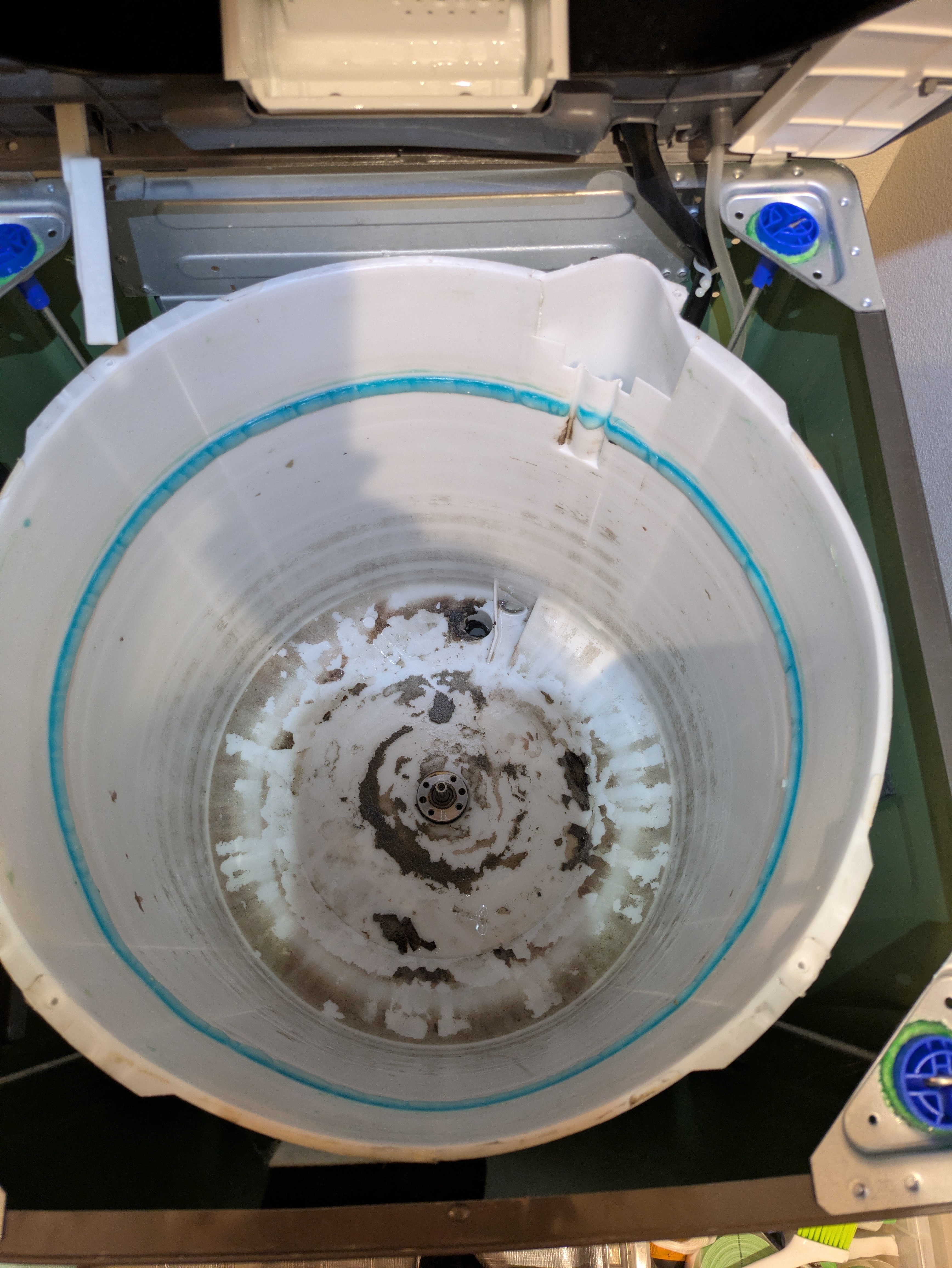 埼玉県川口市北原台の洗濯機分解クリーニングの作業前2