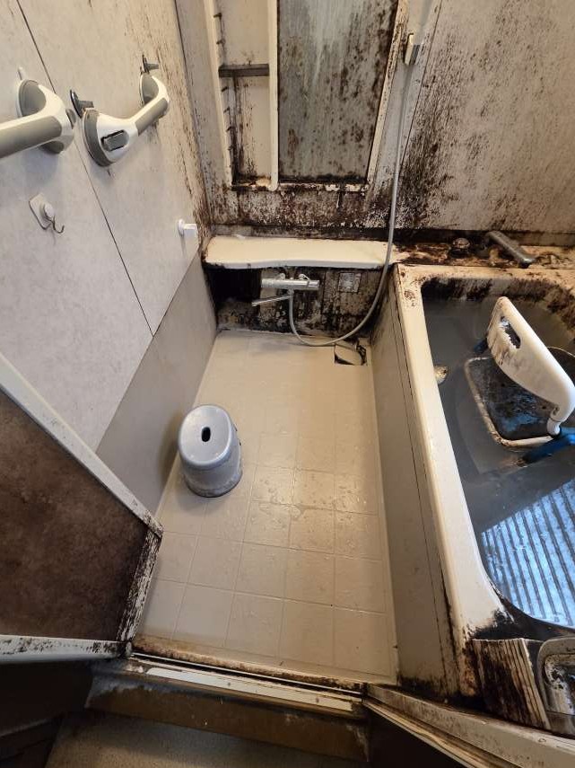 千葉県市川市香取の浴室・お風呂クリーニングの作業前1