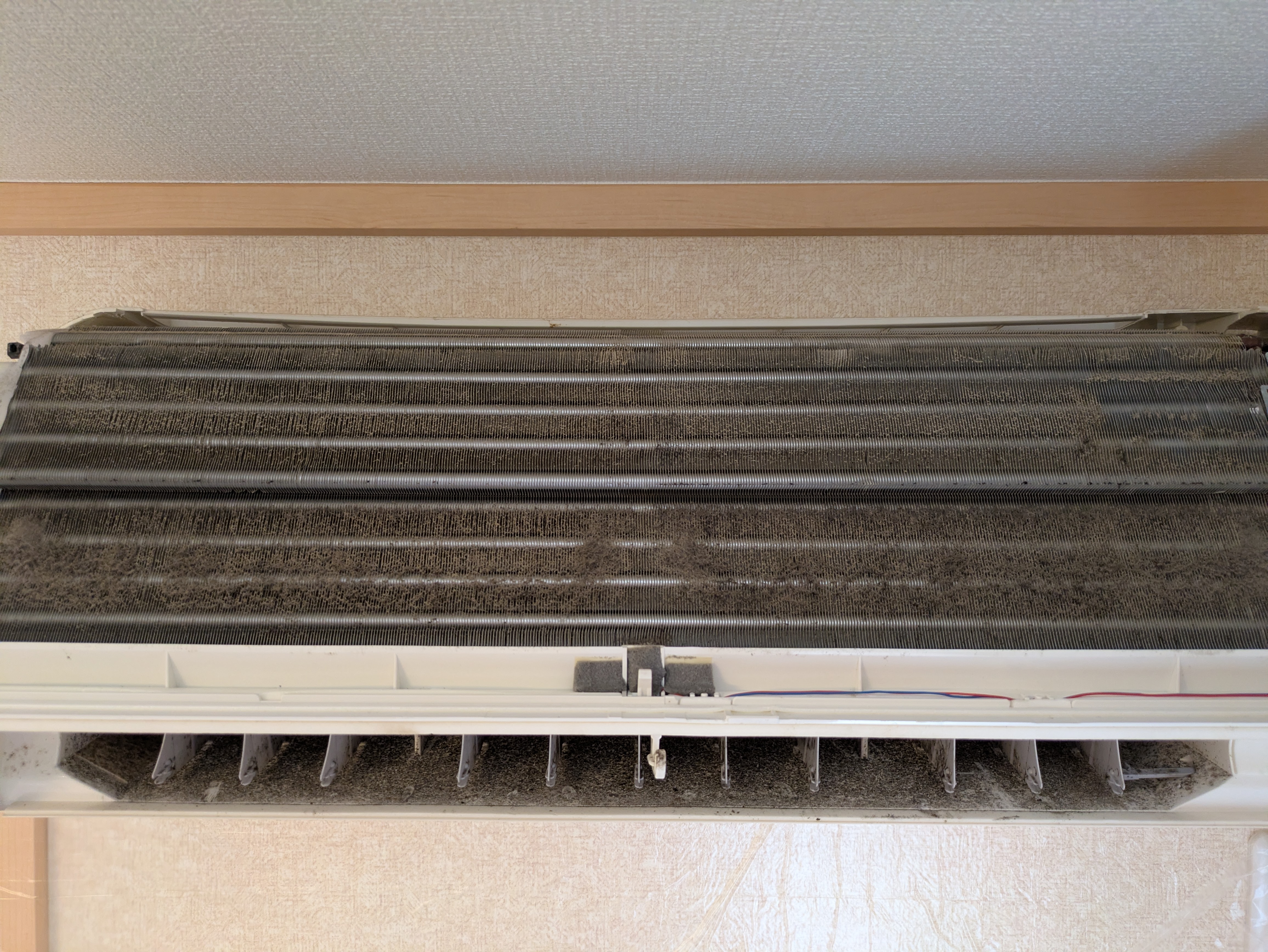 埼玉県北葛飾郡松伏町の壁掛けエアコンの作業前3