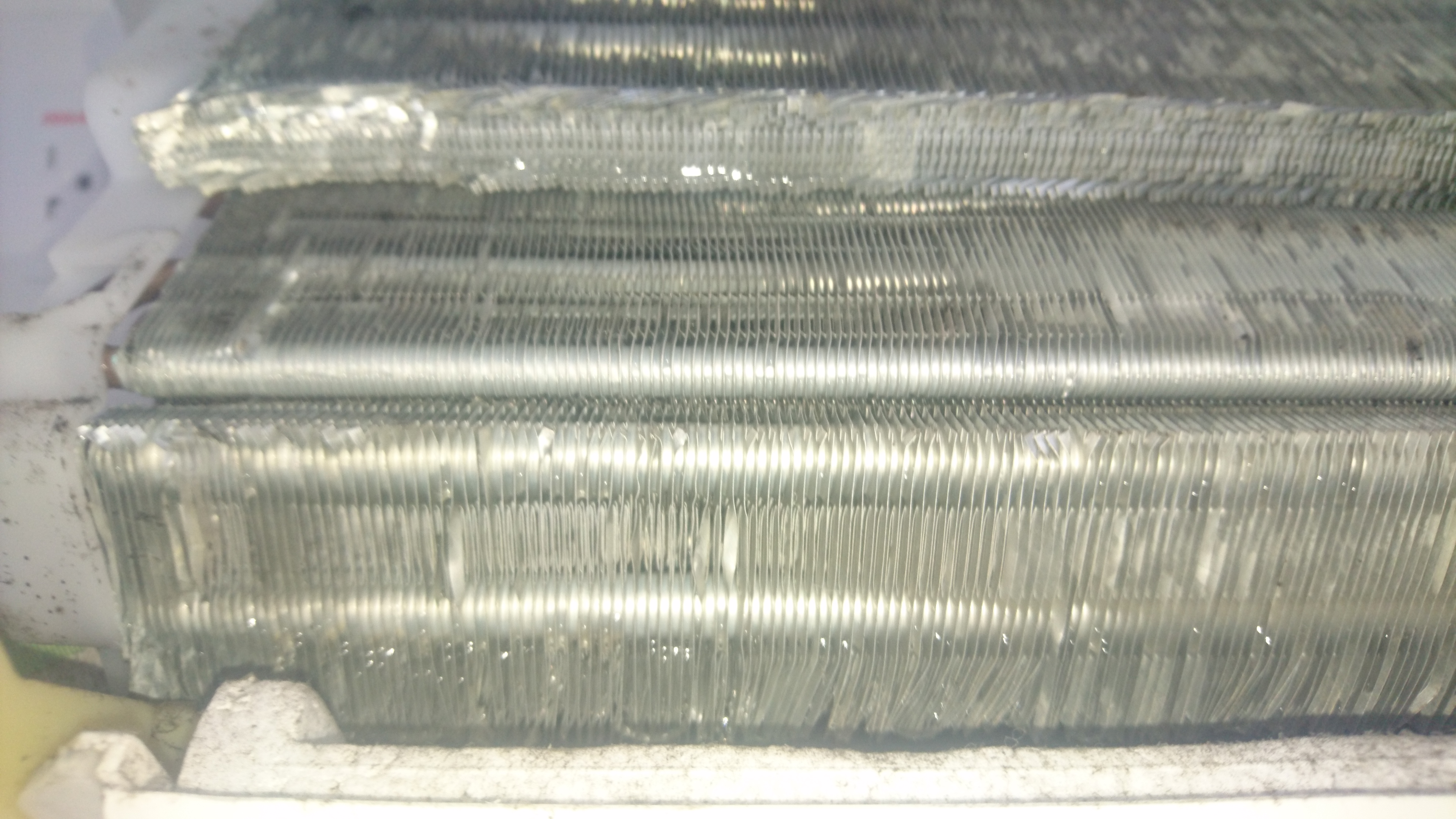 東京都東村山市のお掃除機能付きエアコンの作業前2