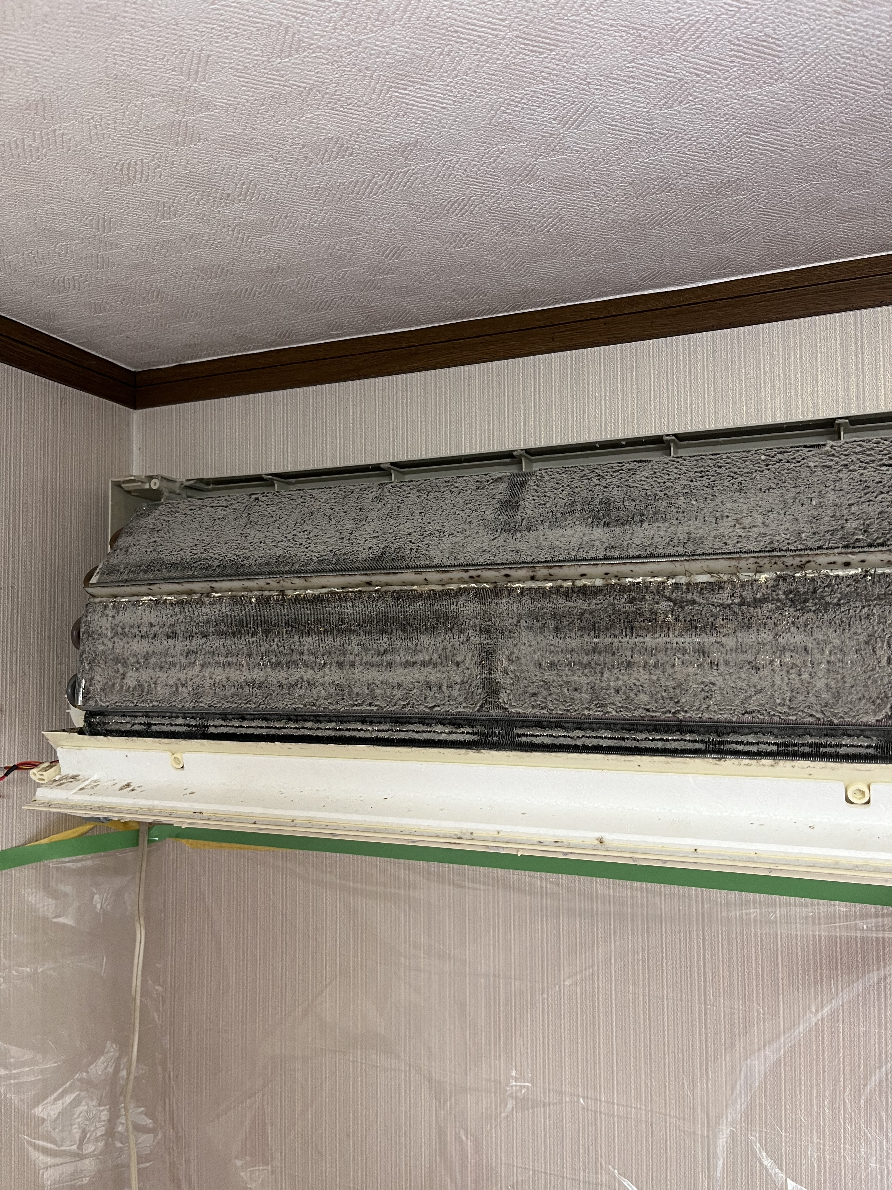 埼玉県鶴ヶ島市の壁掛けエアコンの作業前1